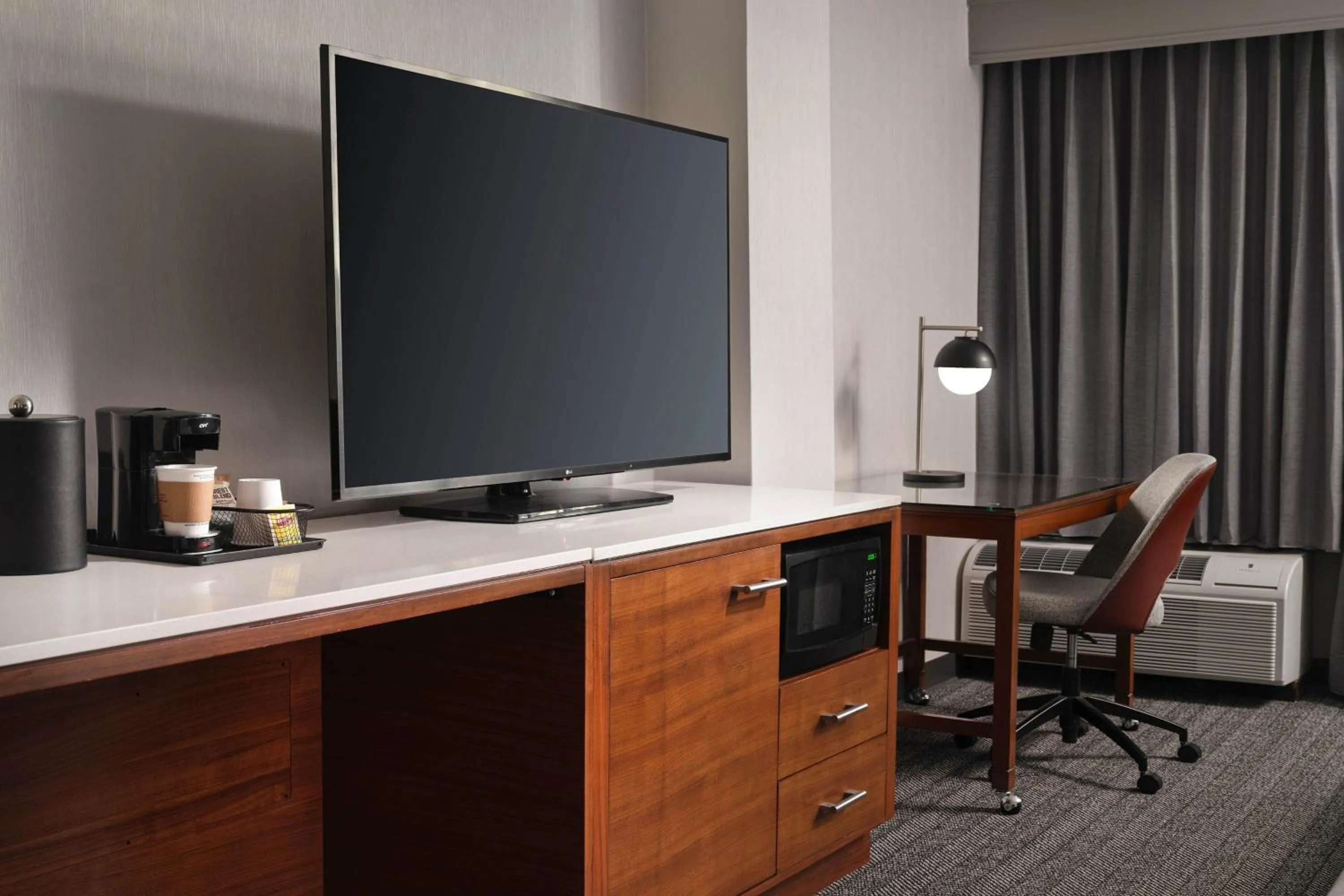 Photo of the whole room in Courtyard Los Angeles Century City/Beverly Hills