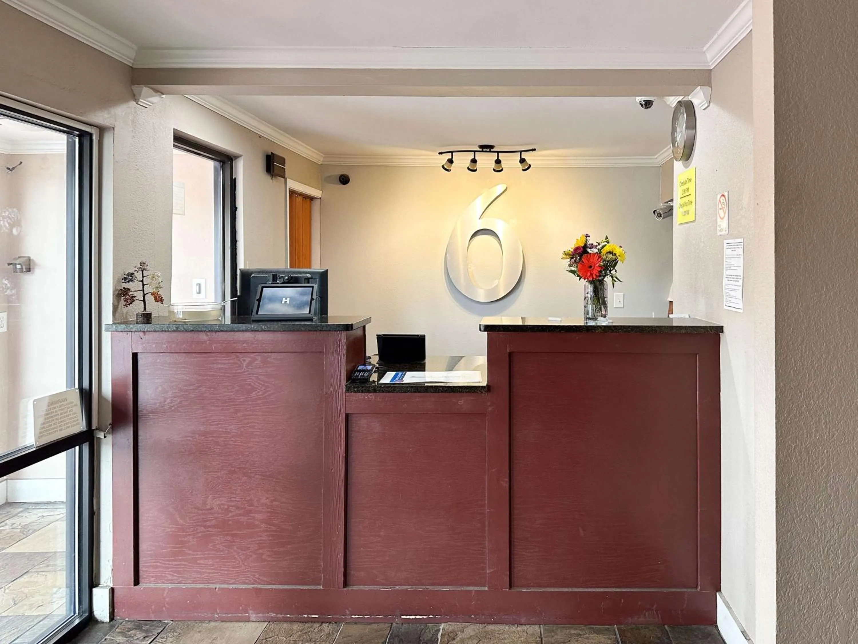 Lobby or reception in Motel 6 Atlanta GA Atlanta Airport East