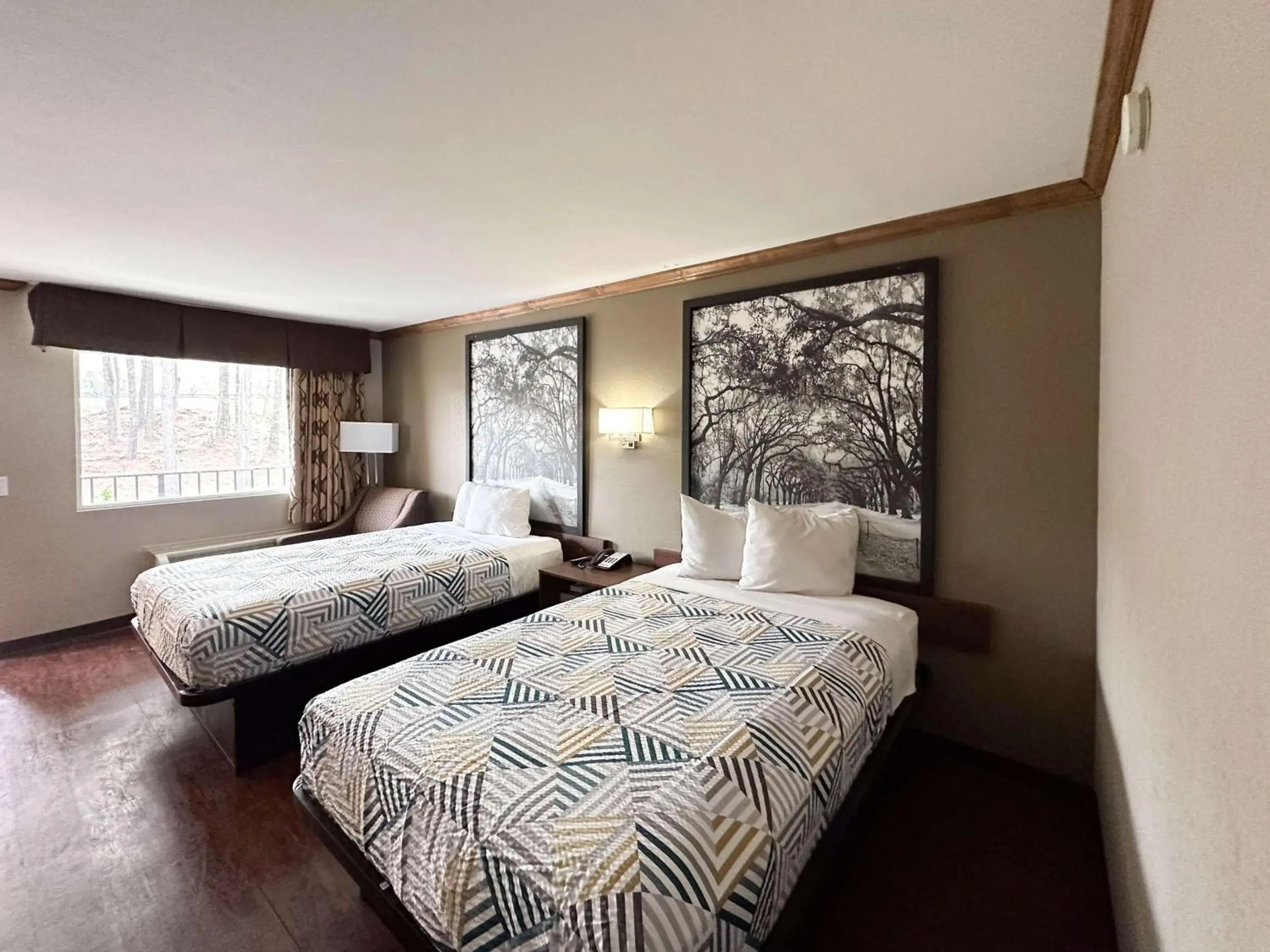 Quadruple Room - Non-Smoking in Motel 6 Atlanta GA Atlanta Airport East Quadruple Room - Non-Smoking in Motel 6 Atlanta GA Atlanta Airport East