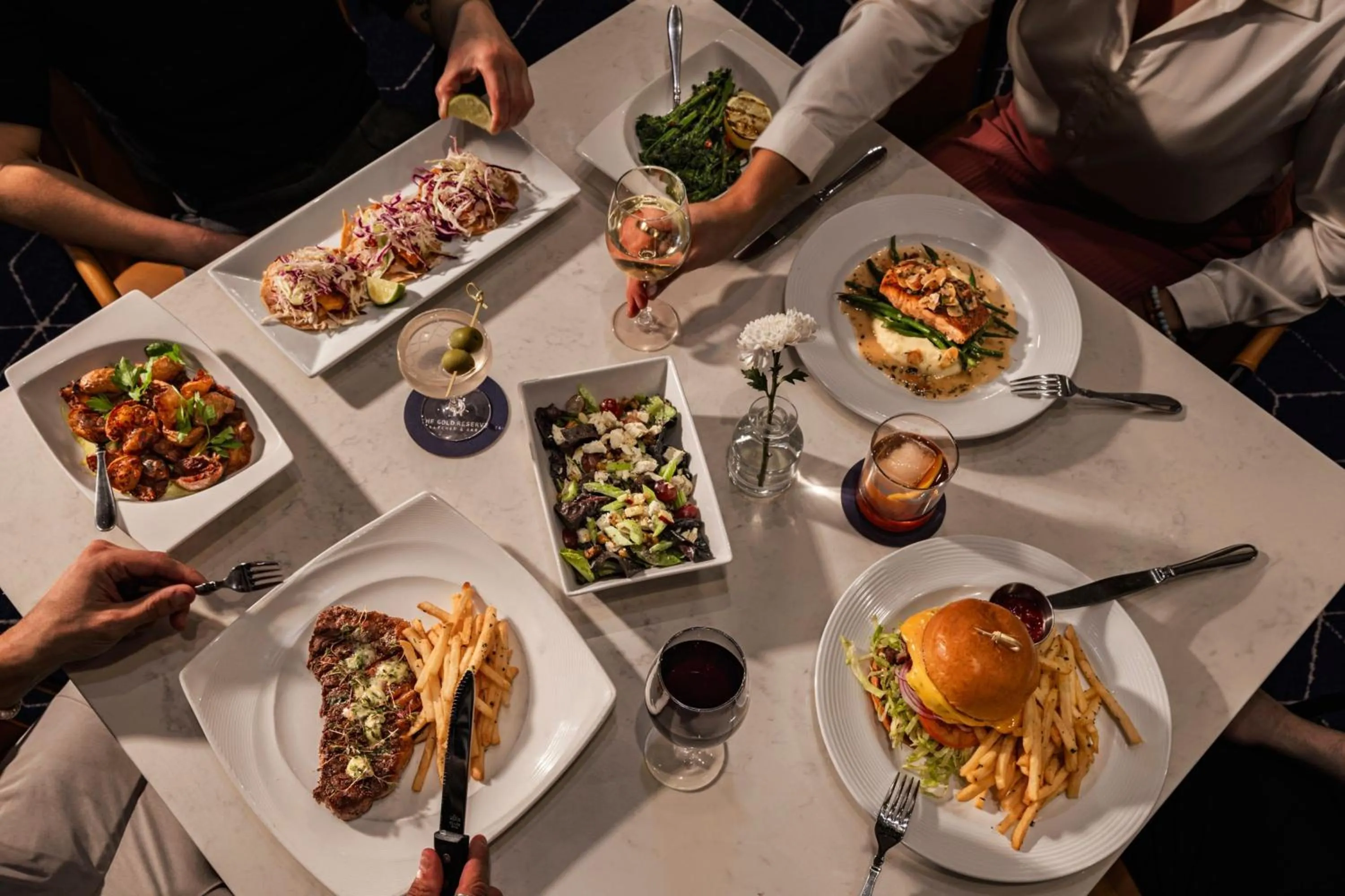 Lounge or bar in Courtyard by Marriott San Diego Downtown