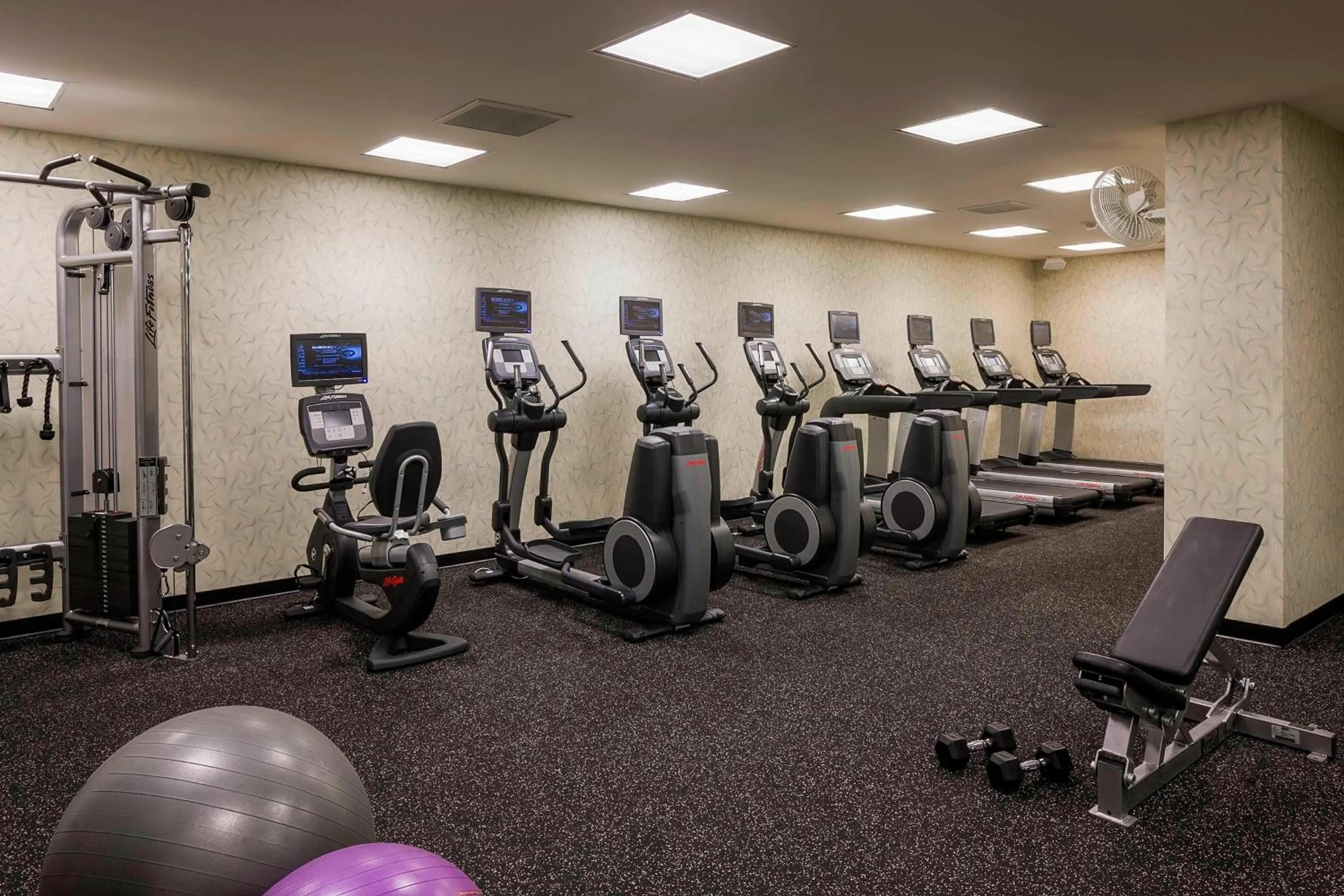 Fitness centre/facilities in Courtyard by Marriott San Diego Downtown