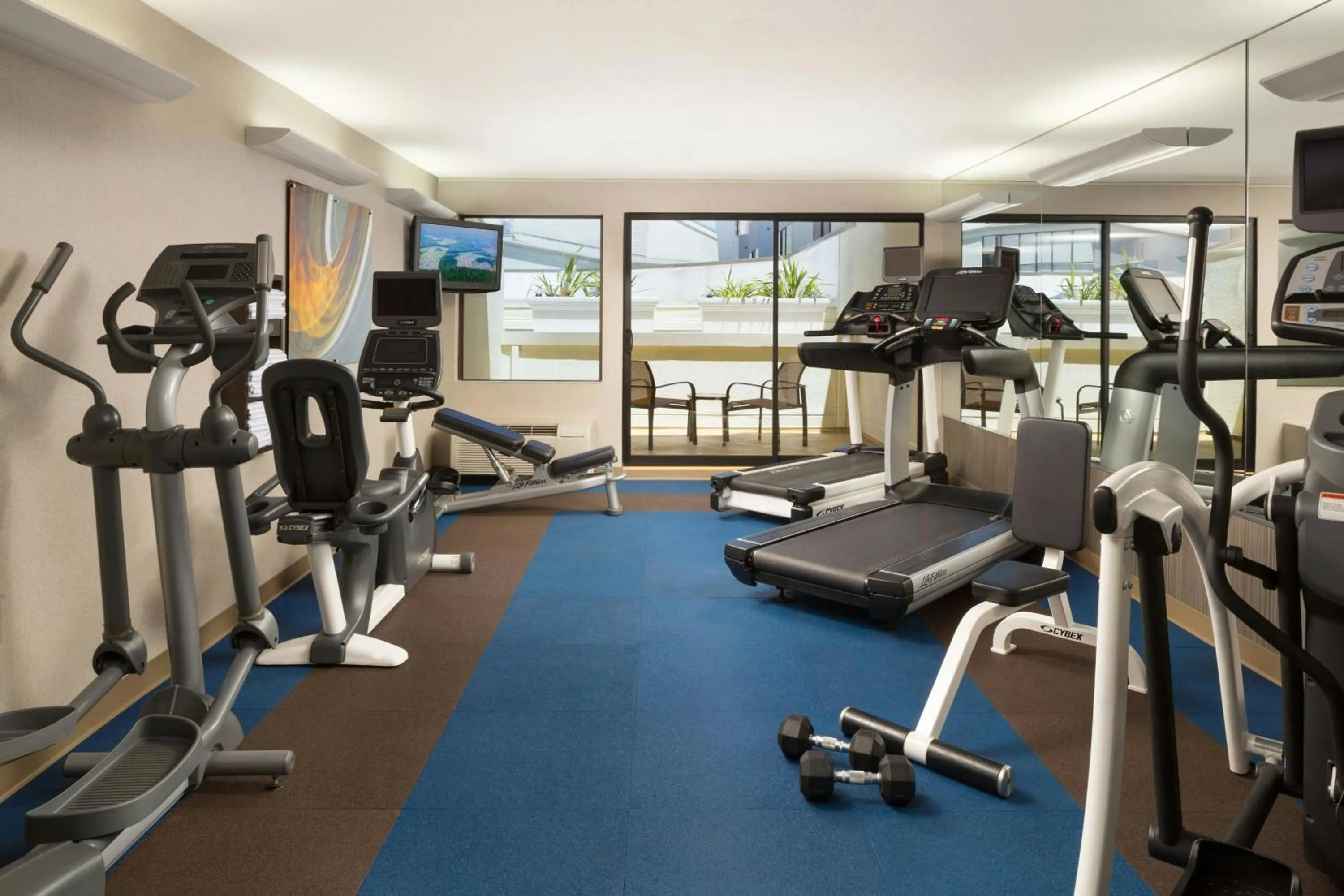 Fitness centre/facilities in Courtyard by Marriott Fishermans Wharf