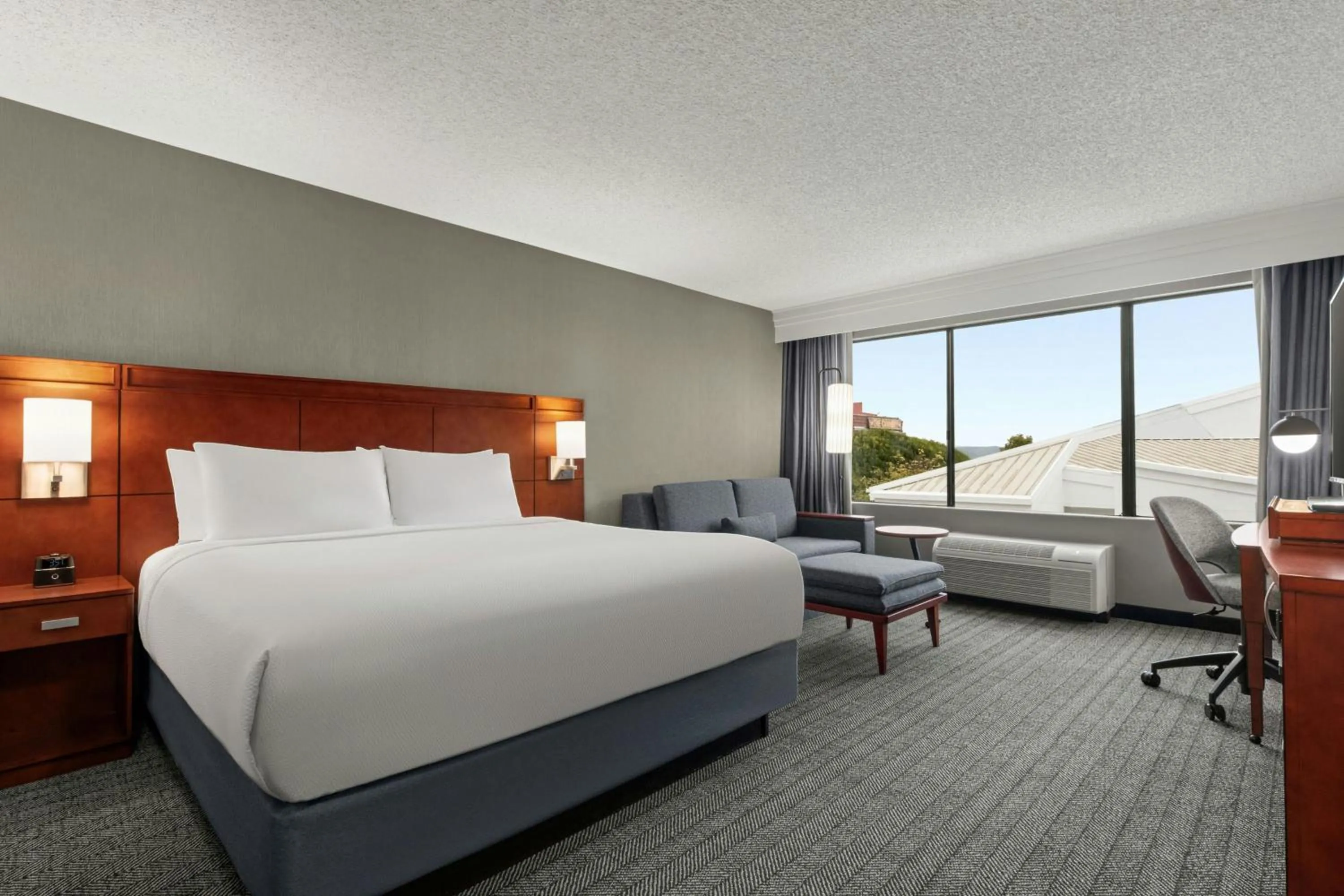 Bedroom, Bed in Courtyard by Marriott Fishermans Wharf