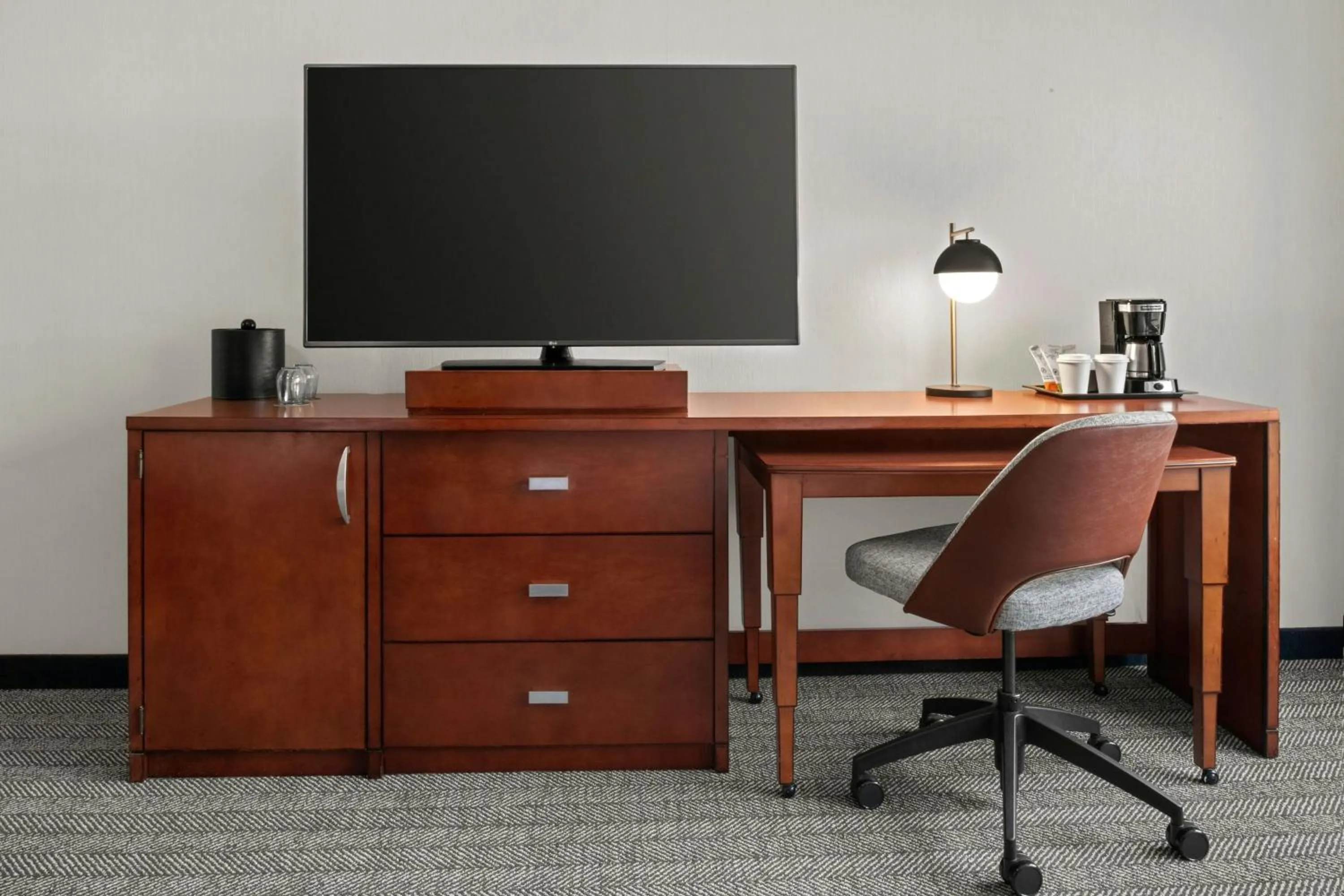 Photo of the whole room in Courtyard by Marriott Fishermans Wharf