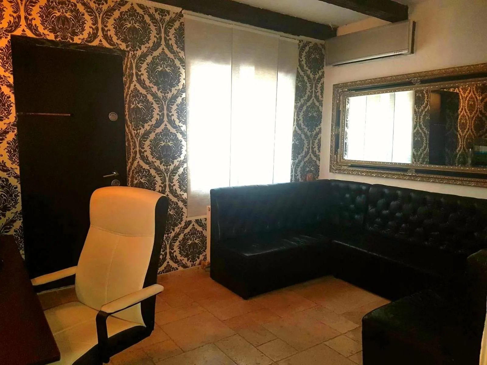 Double Room with Private Bathroom in Mpoint Motel