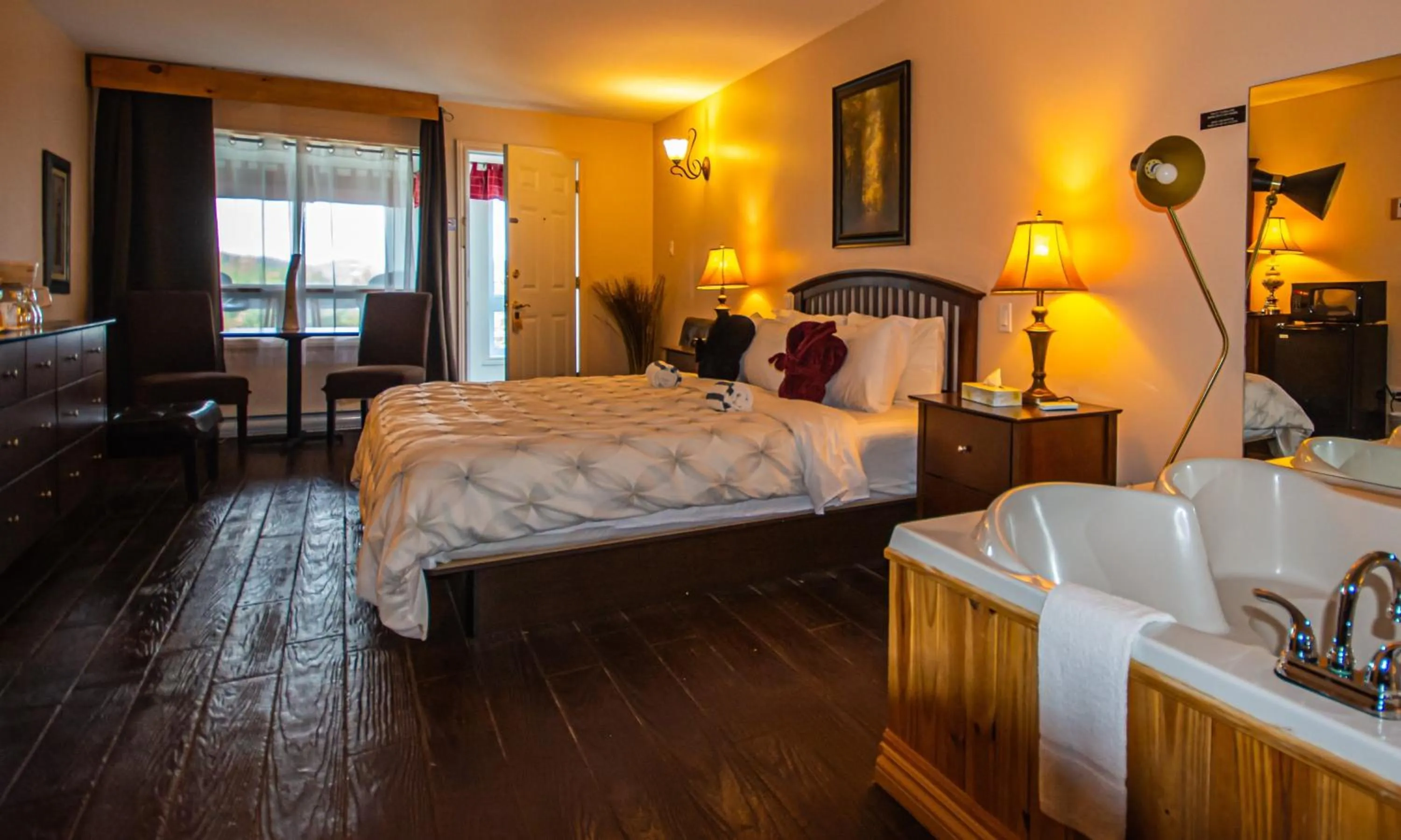 Bed in Auberge Hotel Spa Watel