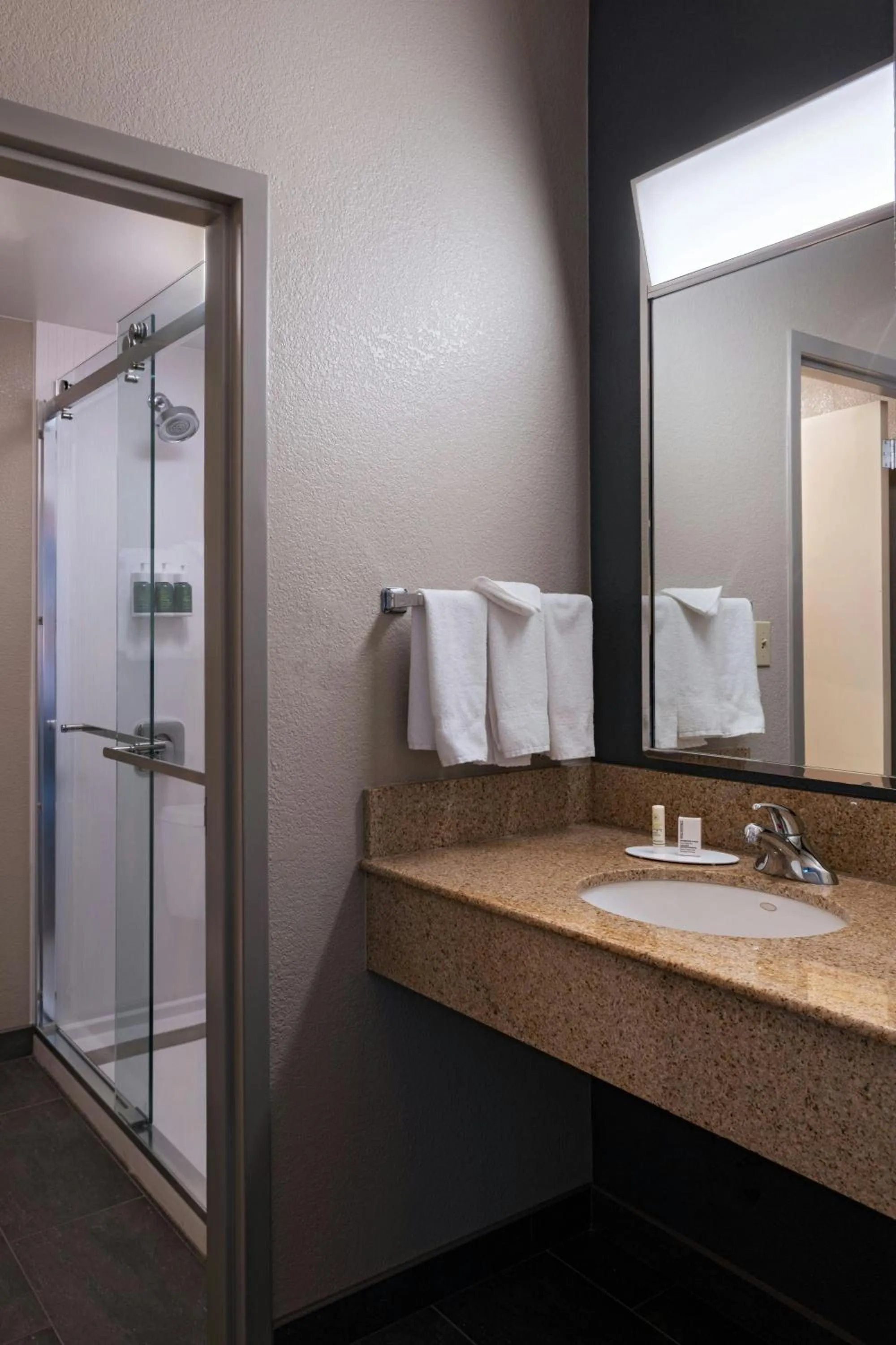 Bathroom in Courtyard by Marriott San Antonio Airport