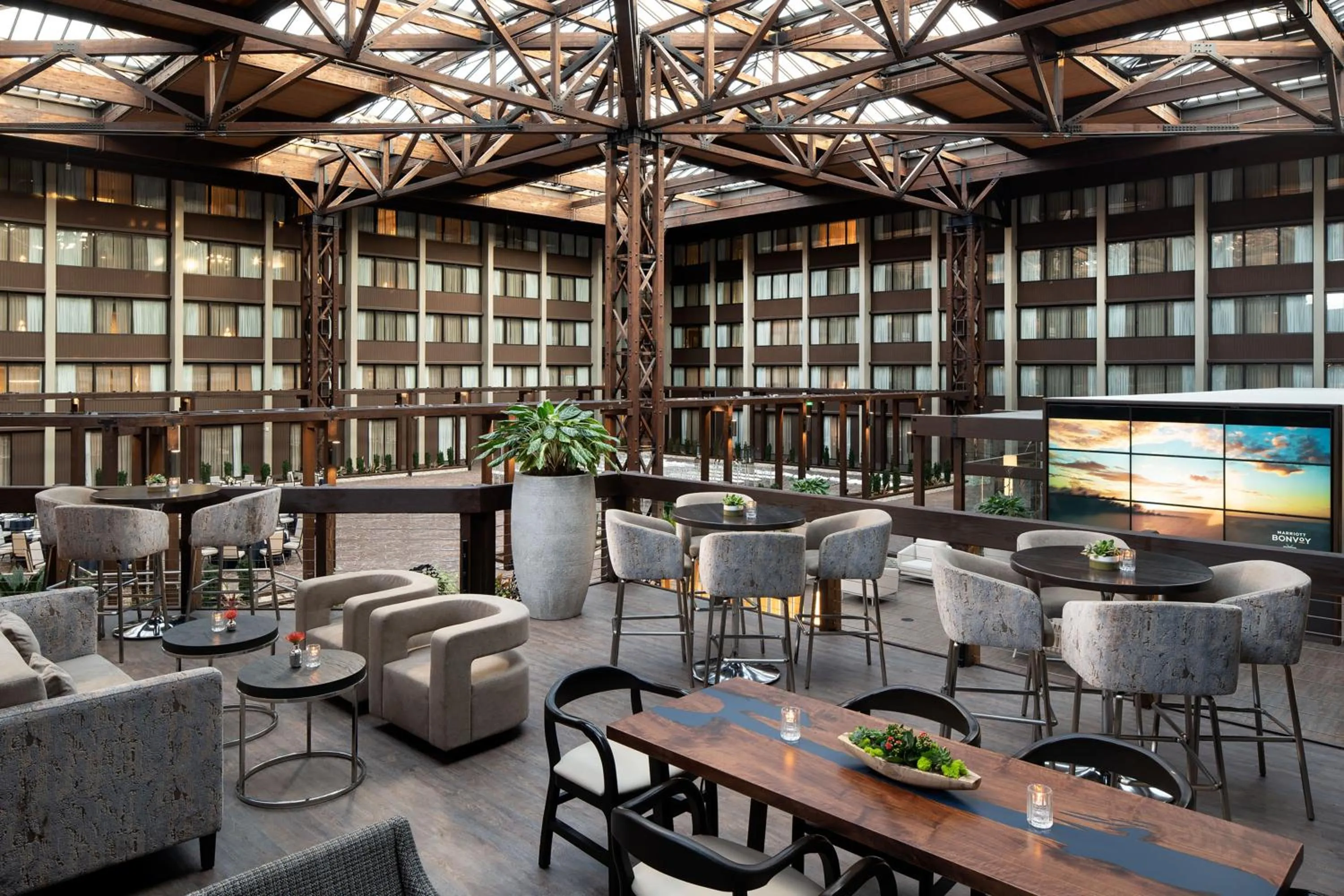 Lounge or bar in Seattle Airport Marriott