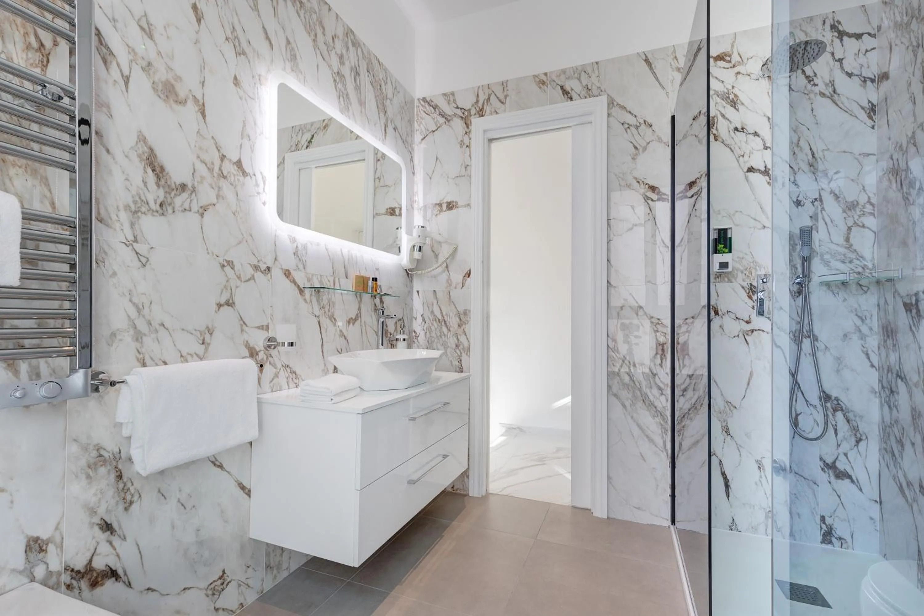 Bathroom in St. Peter Grand Suite