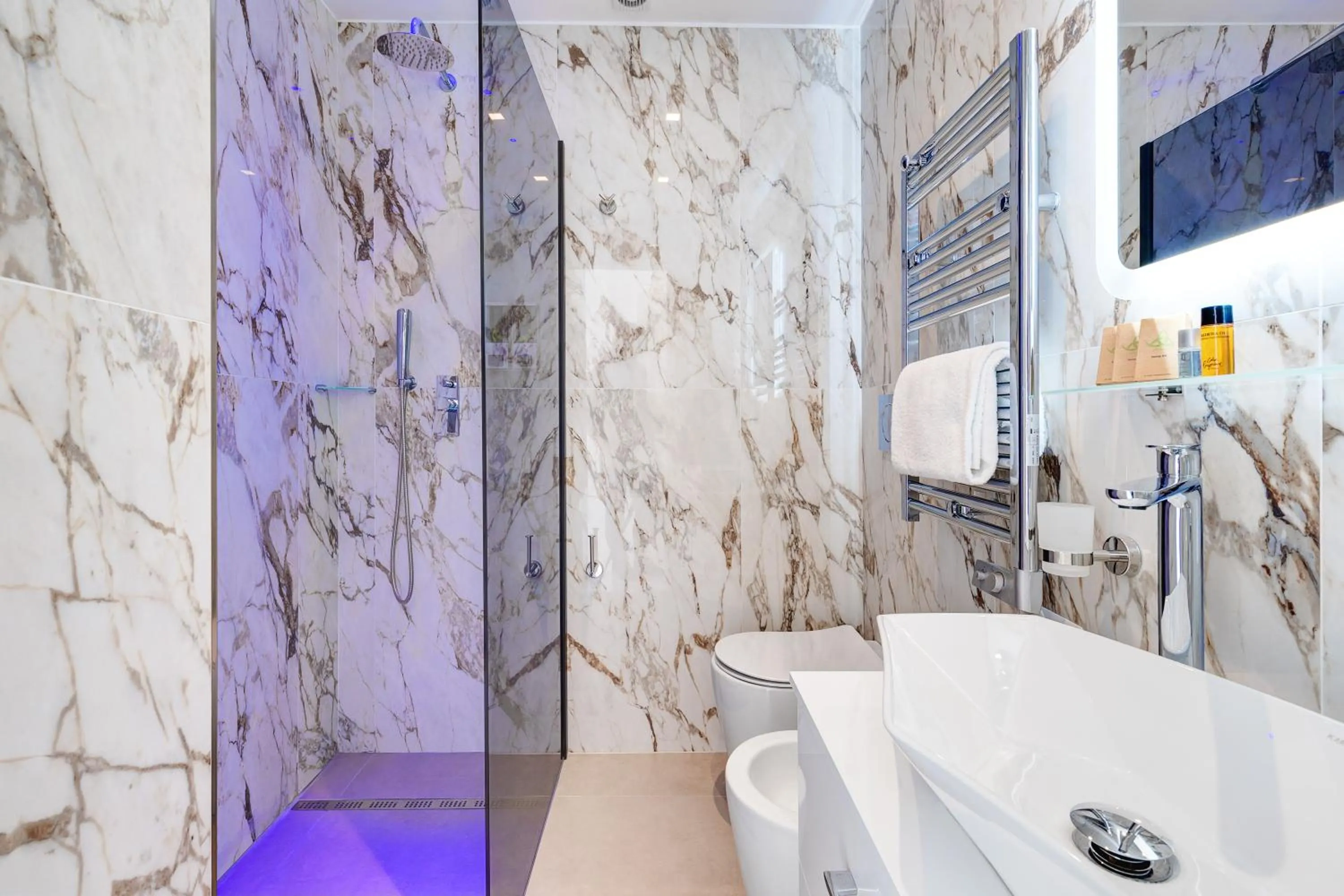 Bathroom in St. Peter Grand Suite