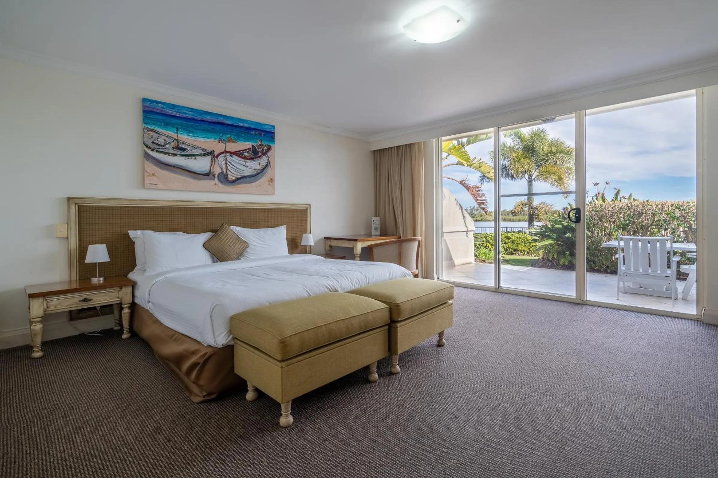 Bed in Harrington River Lodge