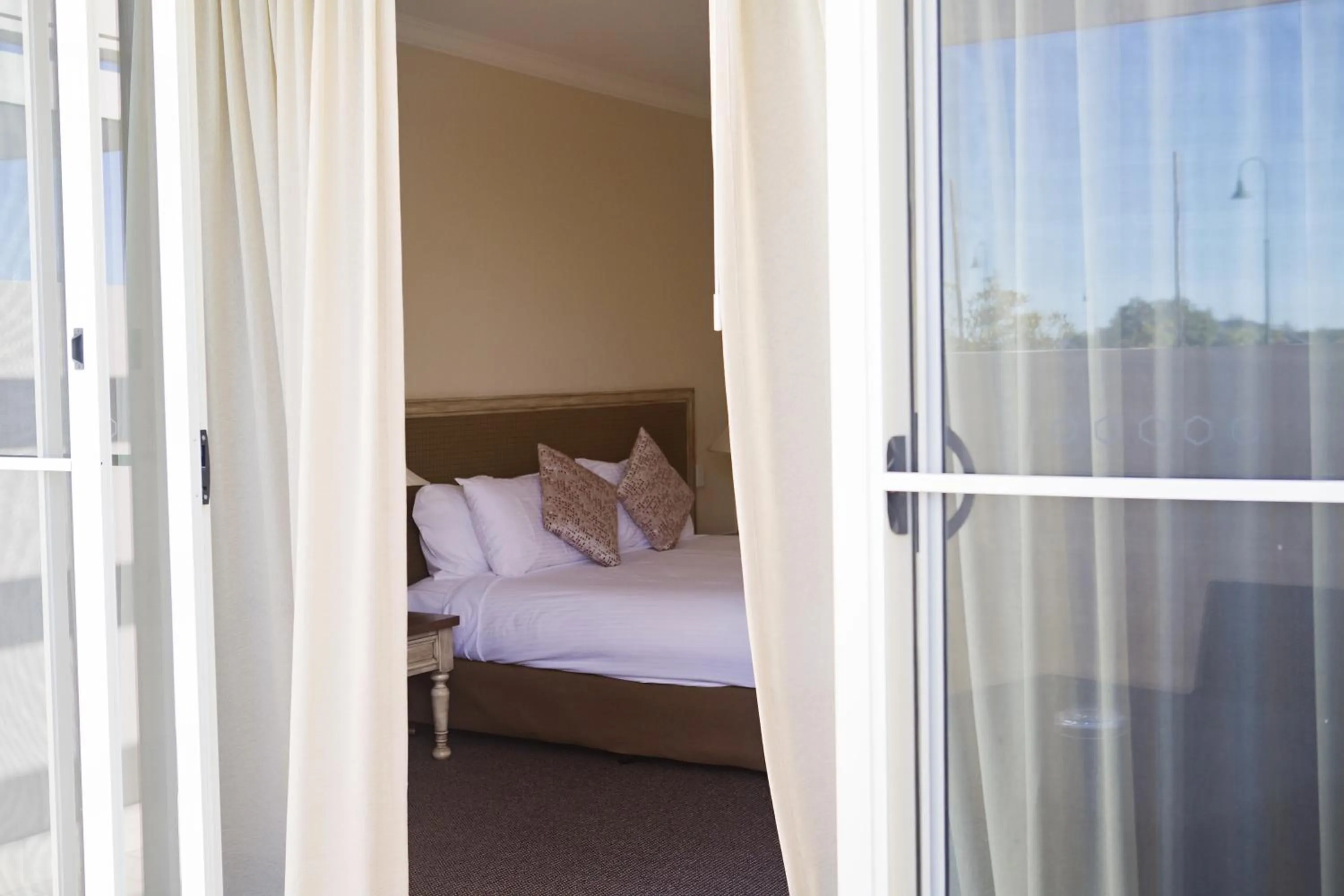 Bed in Harrington River Lodge