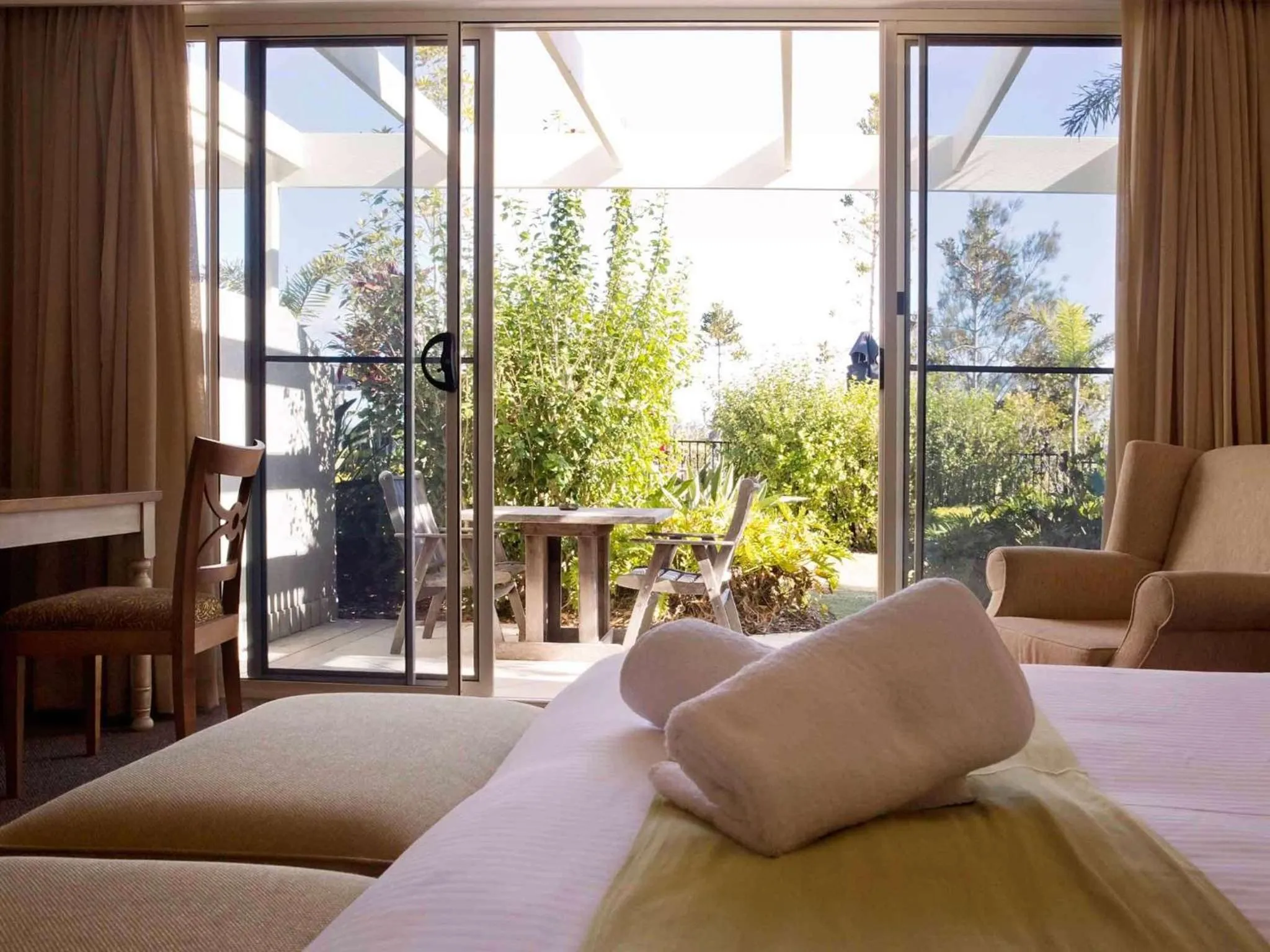 Property building, Bed in Harrington River Lodge