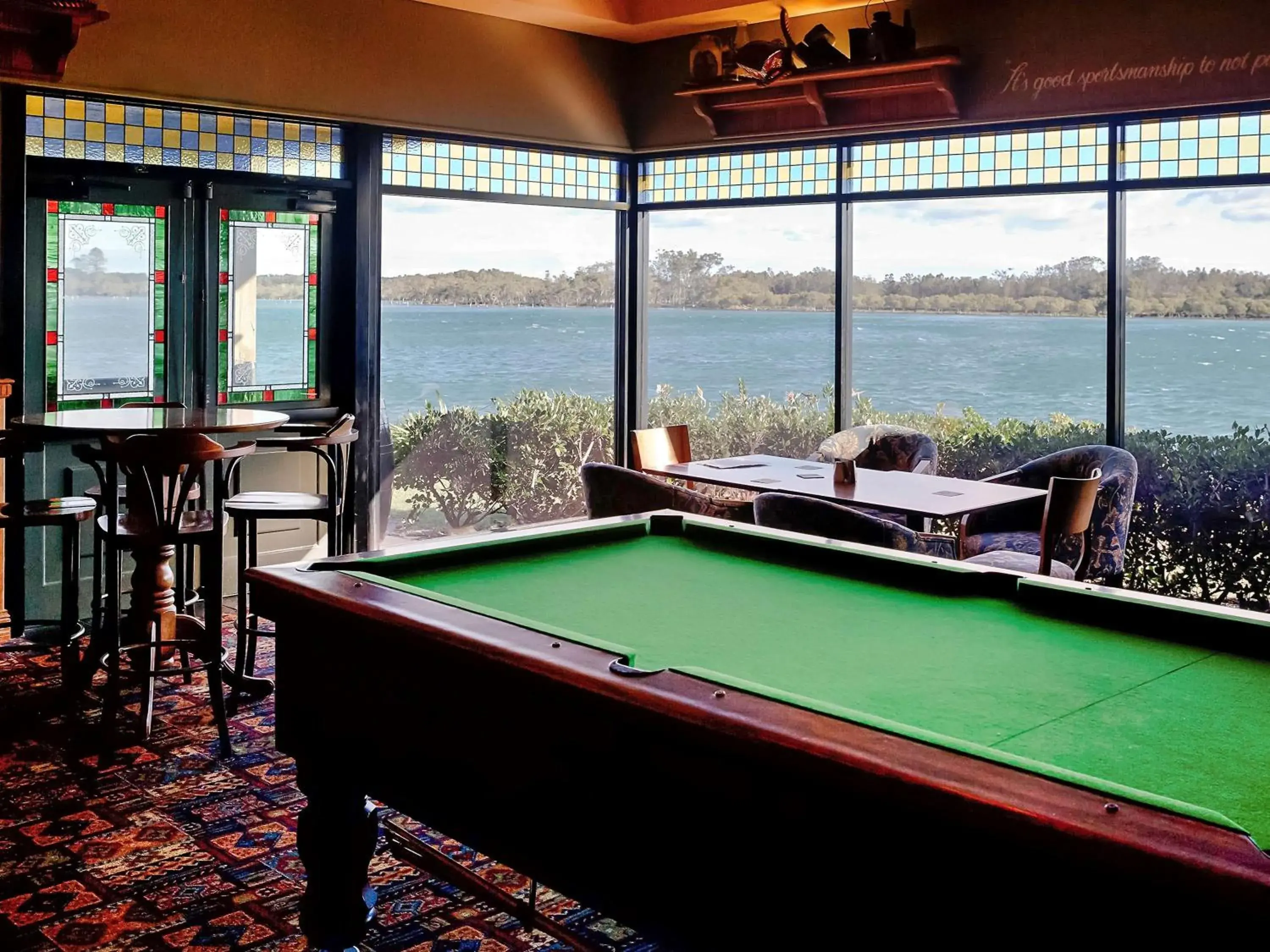 Lounge or bar in Harrington River Lodge Lounge or bar in Harrington River Lodge