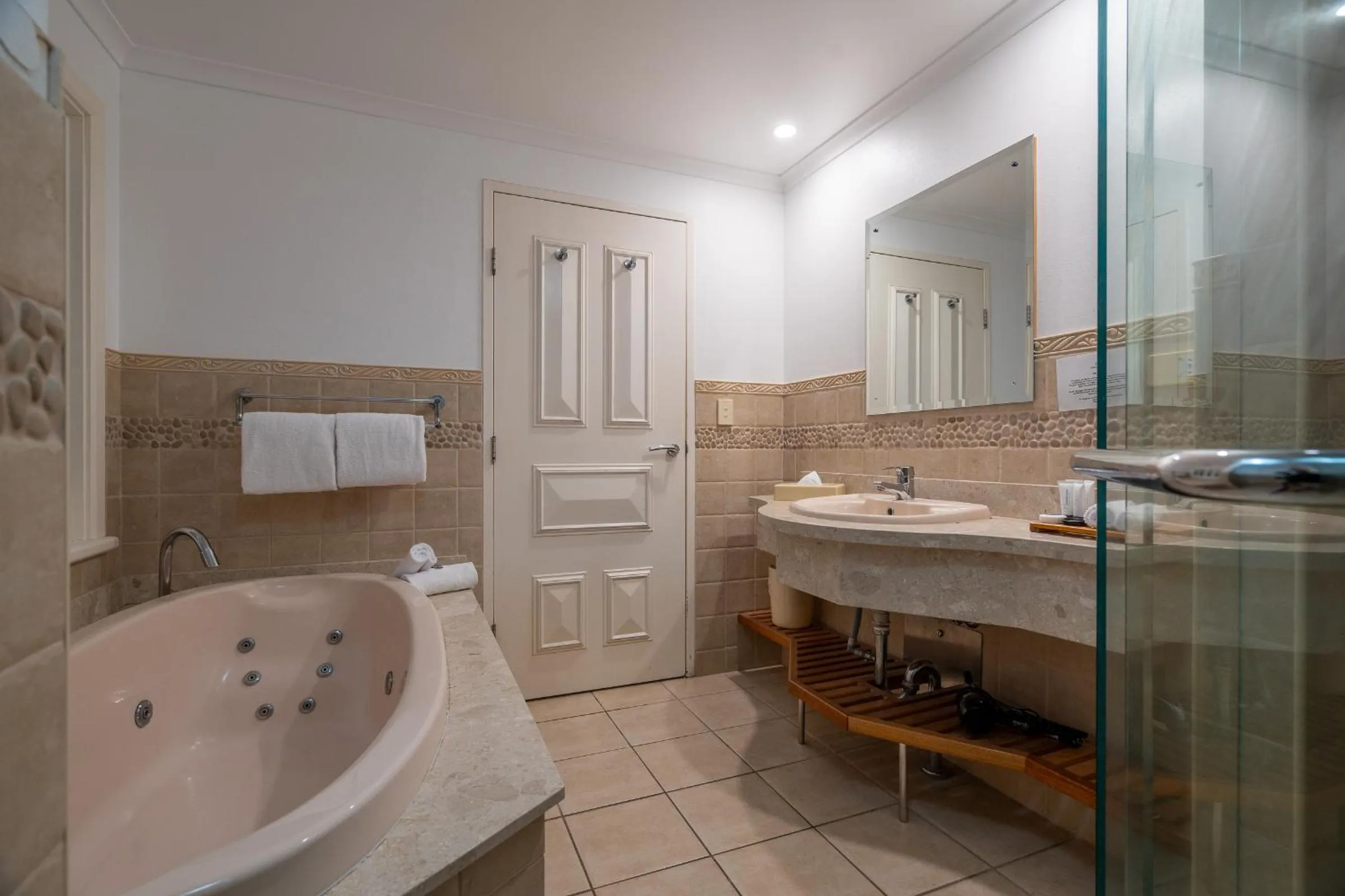 Harrington River Lodge