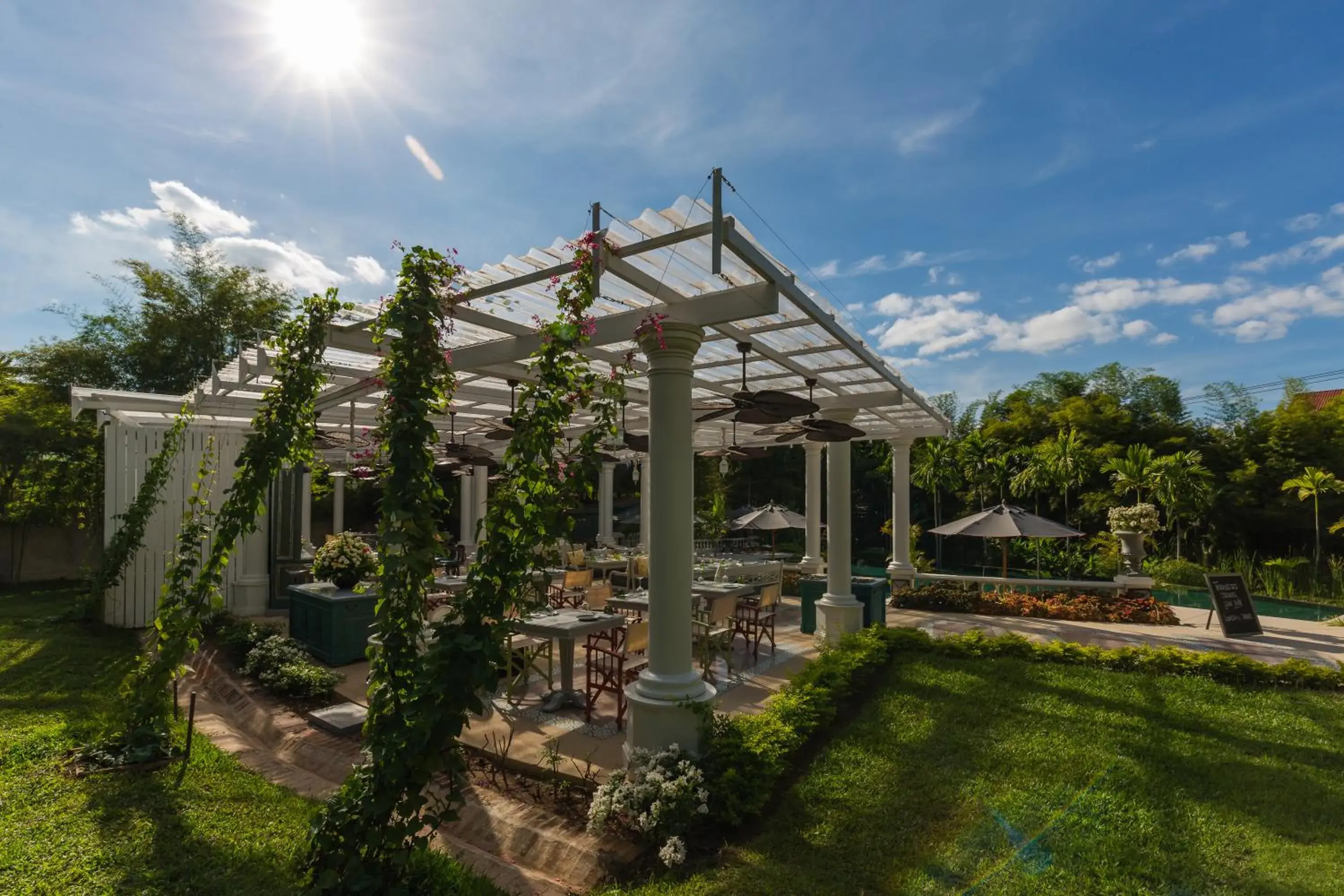 Swimming pool in The Luang Say Residence Swimming pool in The Luang Say Residence