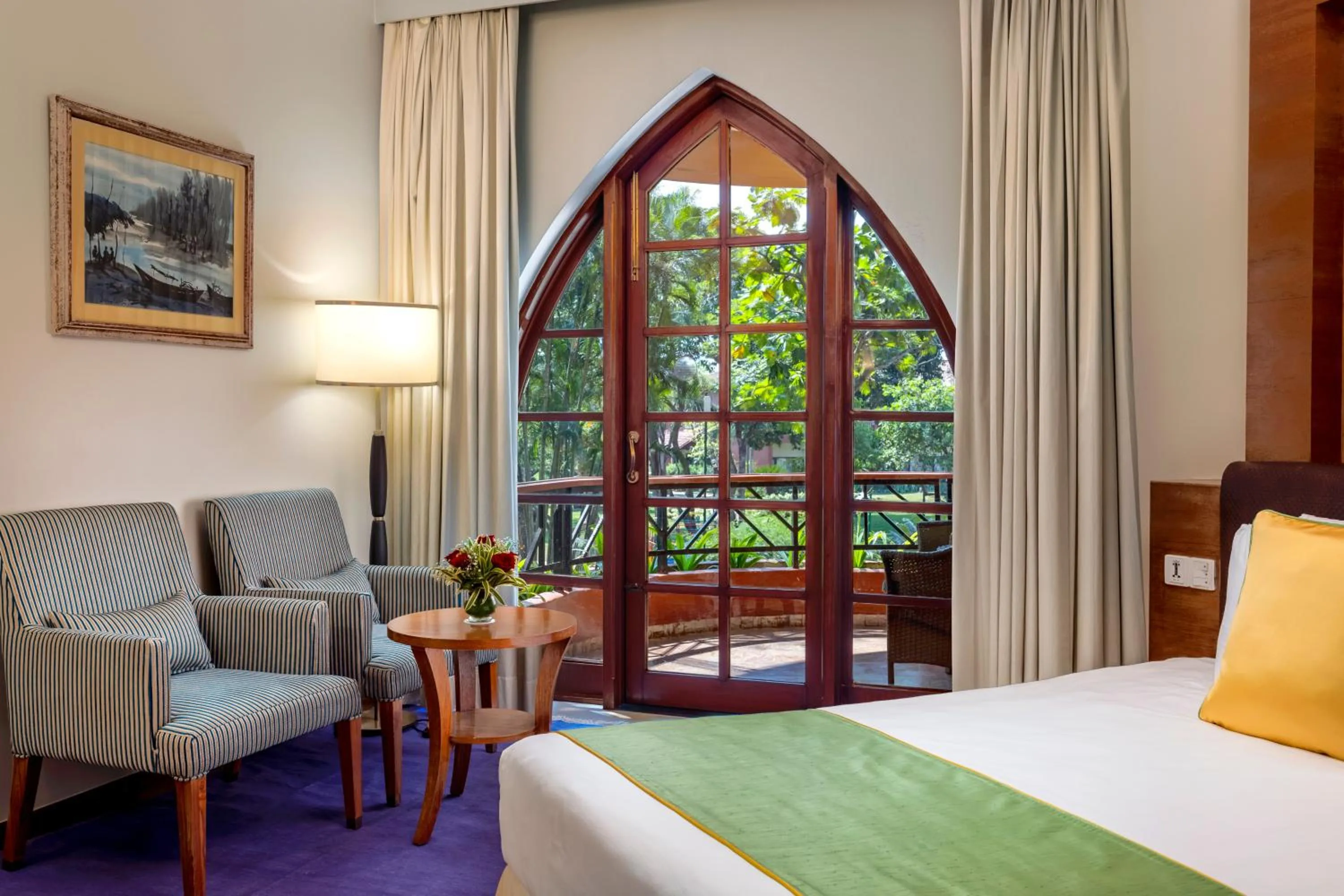 Bed in Caravela Beach Resort