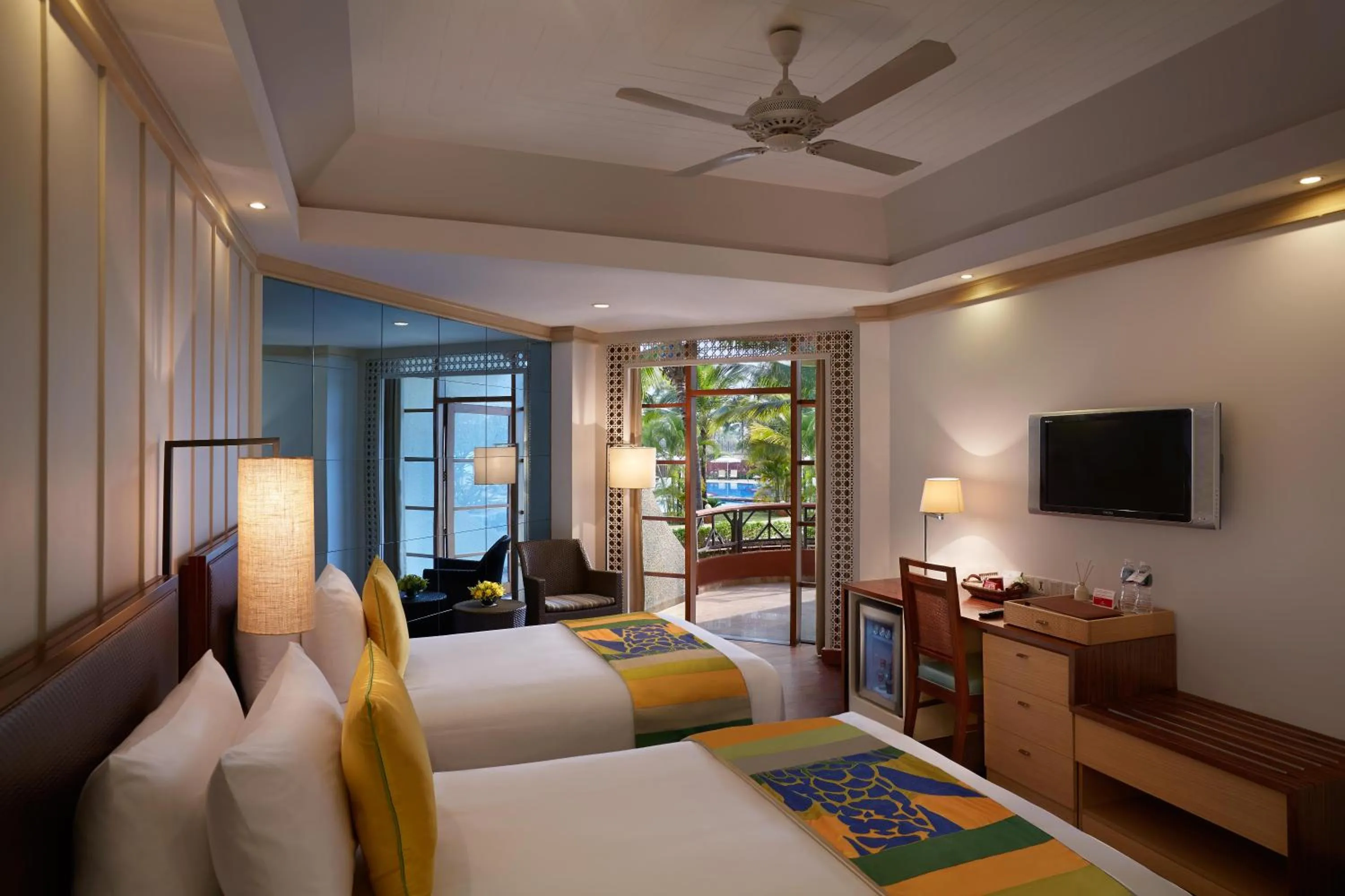 Bedroom, Bed in Caravela Beach Resort