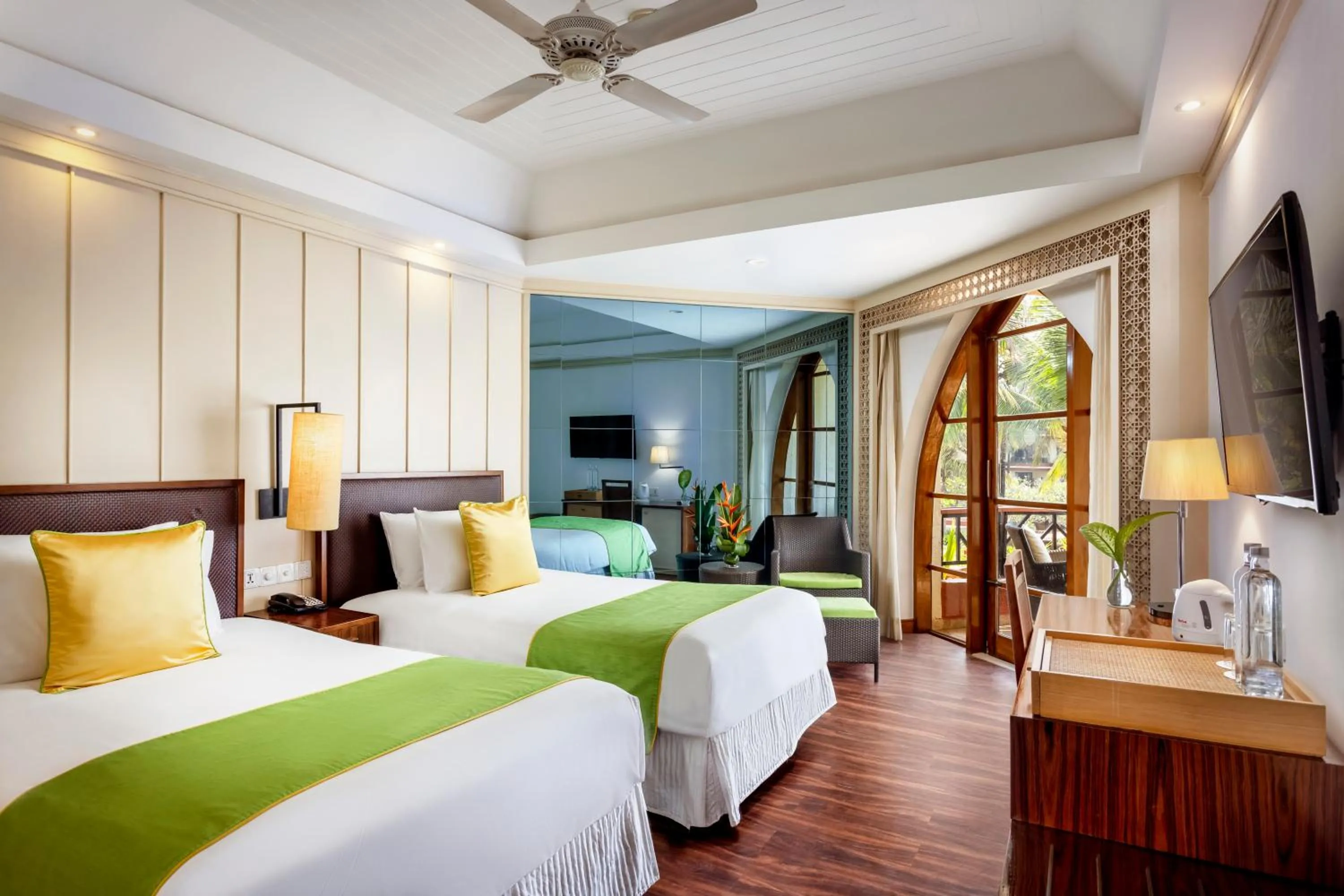 Bedroom, Bed in Caravela Beach Resort