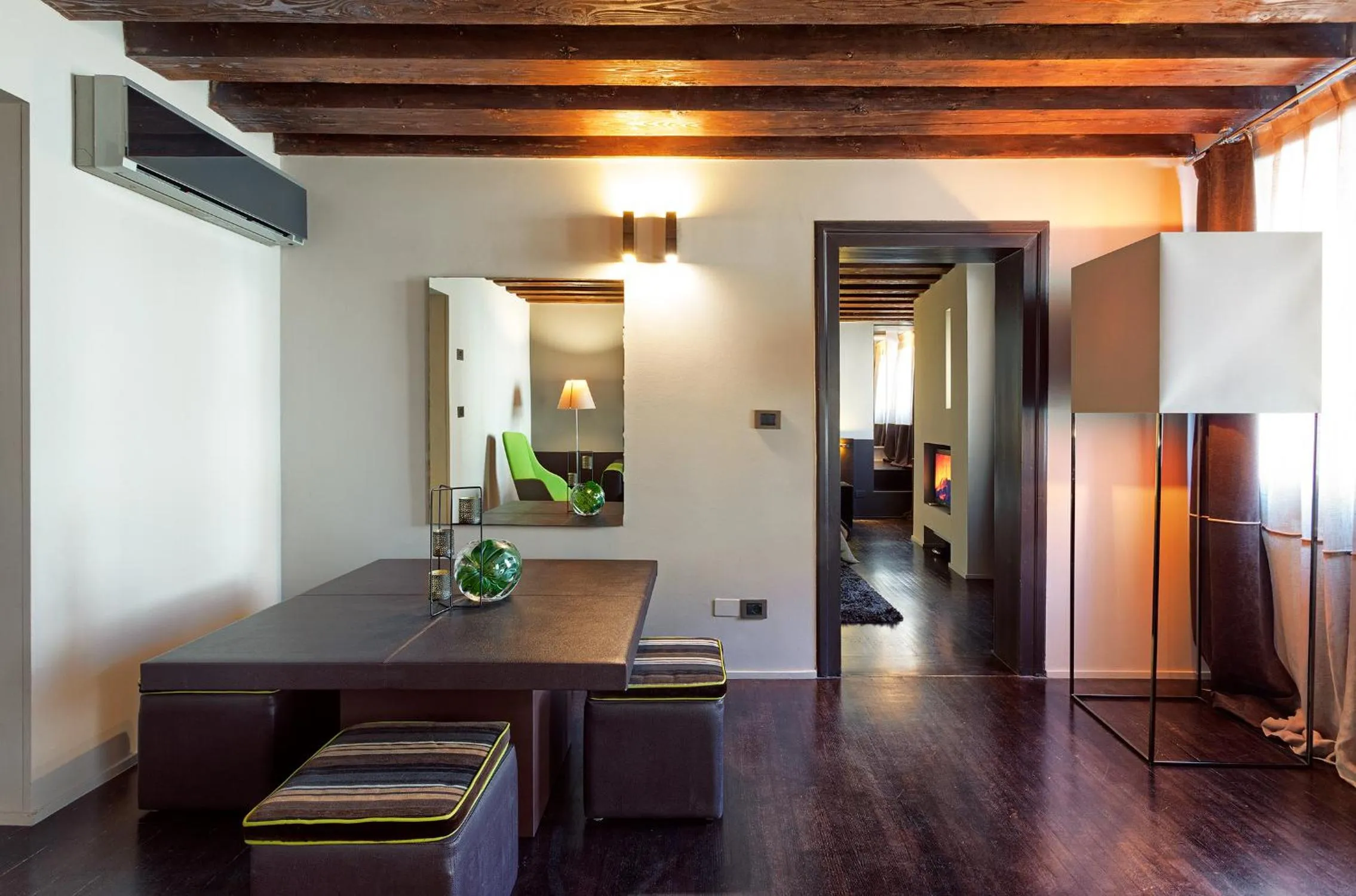 Communal lounge/ TV room in Charming House Iqs