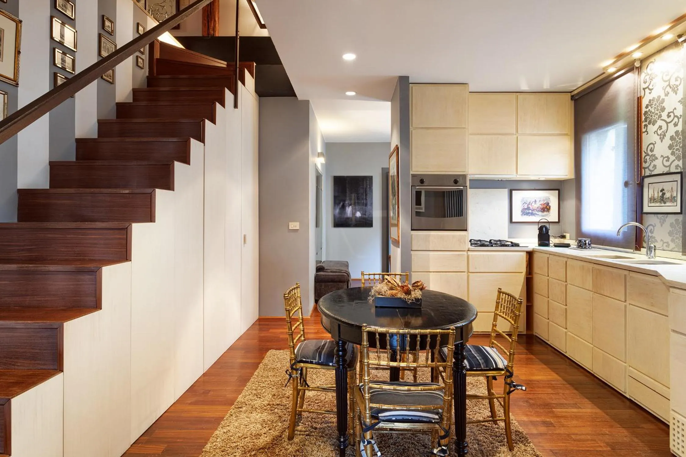 Kitchen or kitchenette in Charming House Iqs