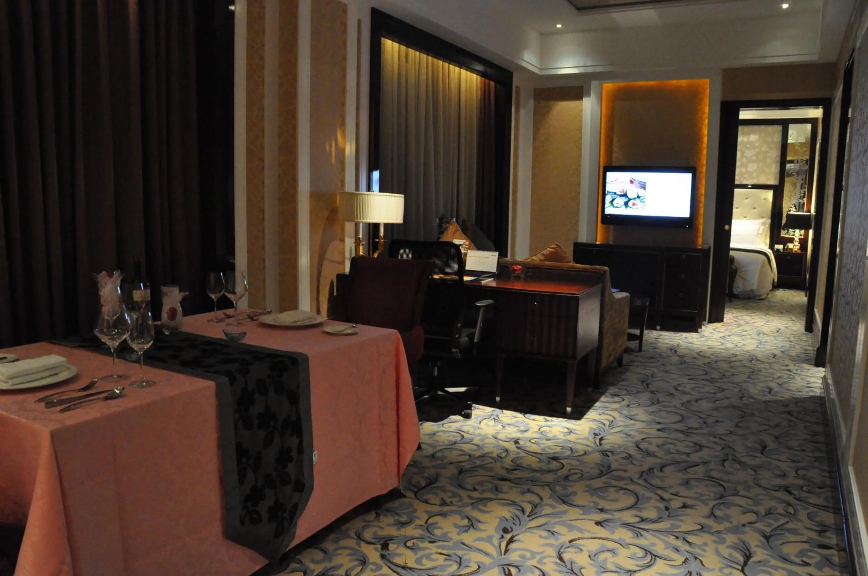 Restaurant/places to eat in Wyndham Grand Plaza Royale Palace Chengdu