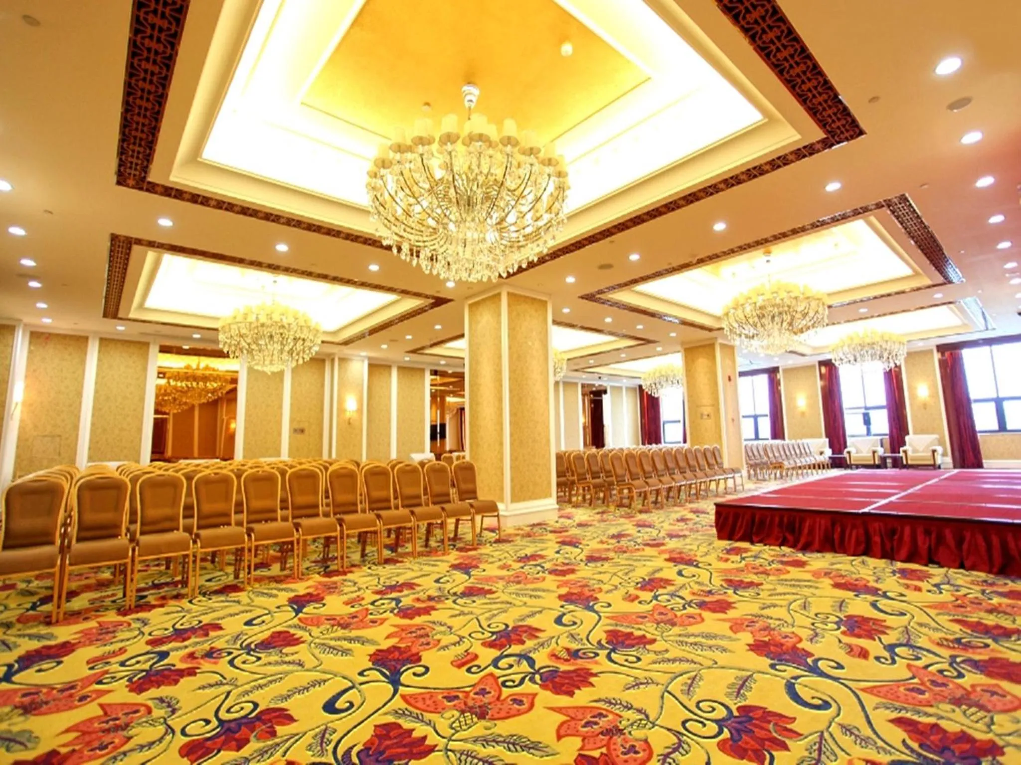 Day in Wyndham Grand Plaza Royale Palace Chengdu