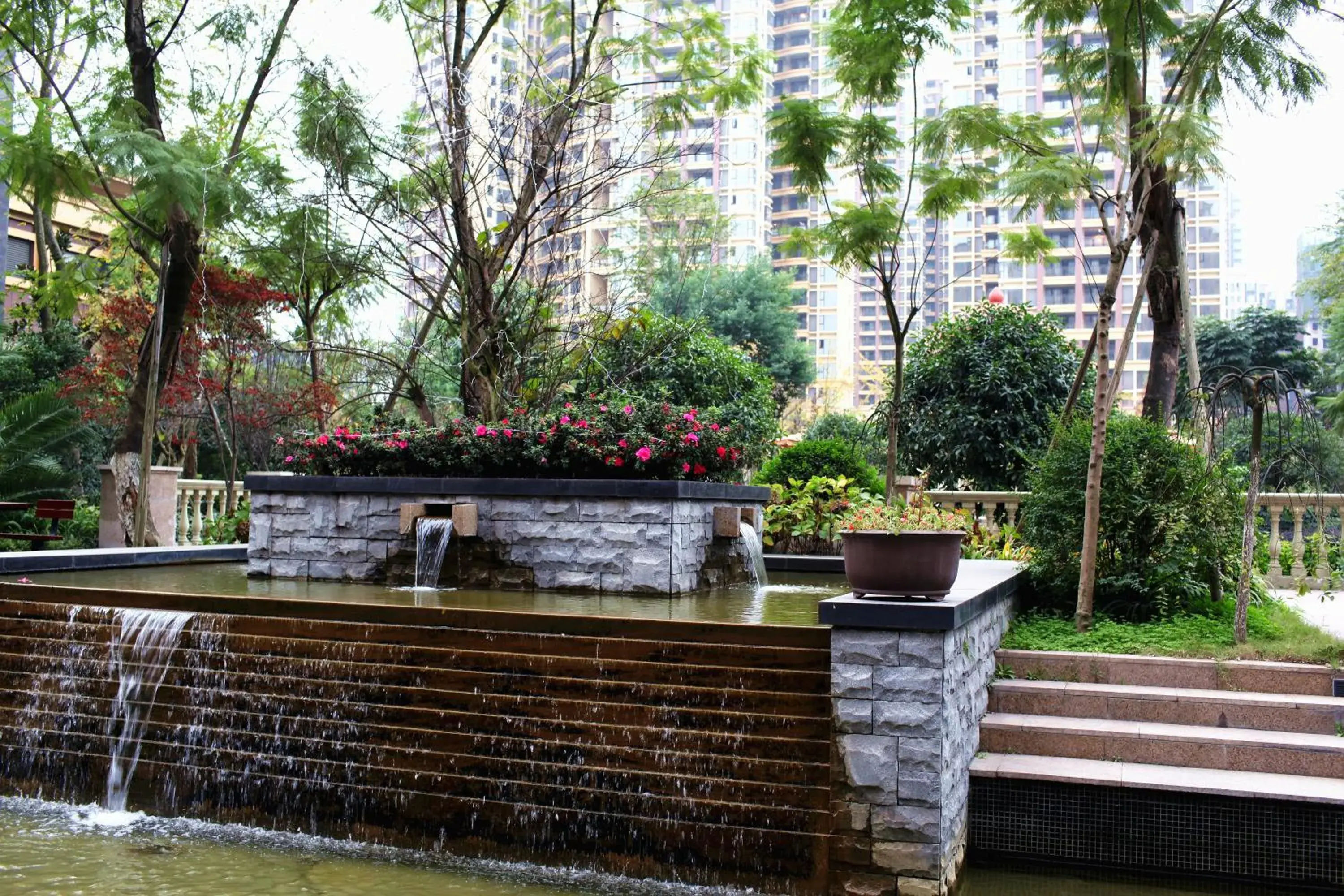 Property building in Wyndham Grand Plaza Royale Palace Chengdu Property building in Wyndham Grand Plaza Royale Palace Chengdu