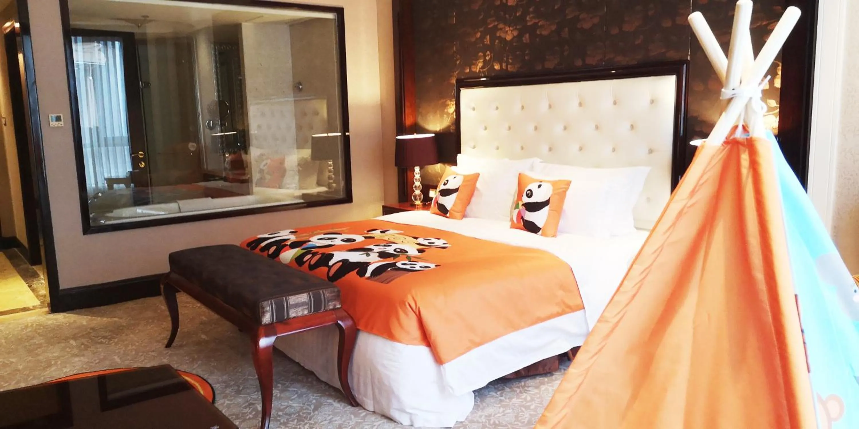 Bed in Wyndham Grand Plaza Royale Palace Chengdu