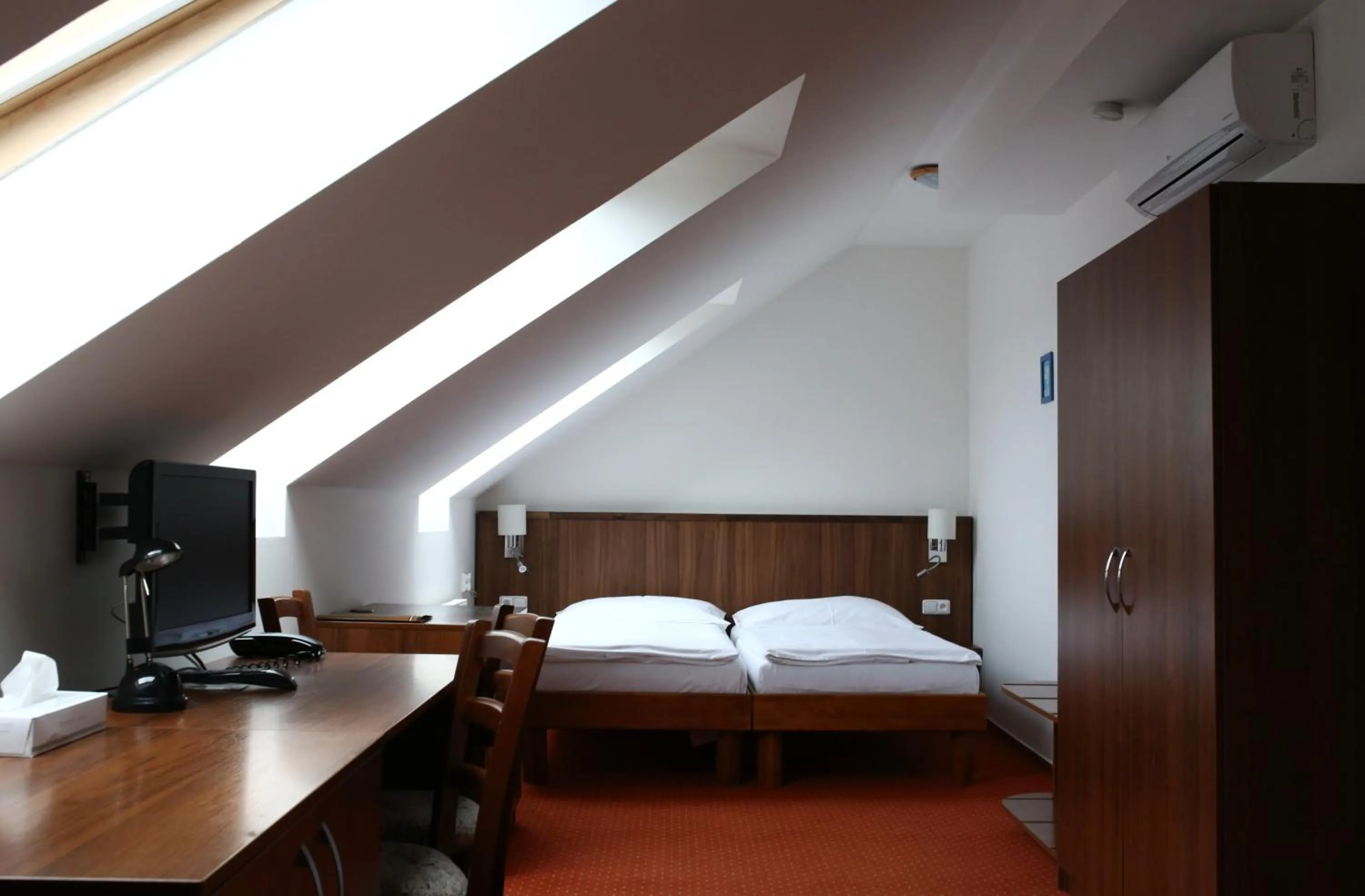 Bedroom, Bed in Hotel Selsky Dvur