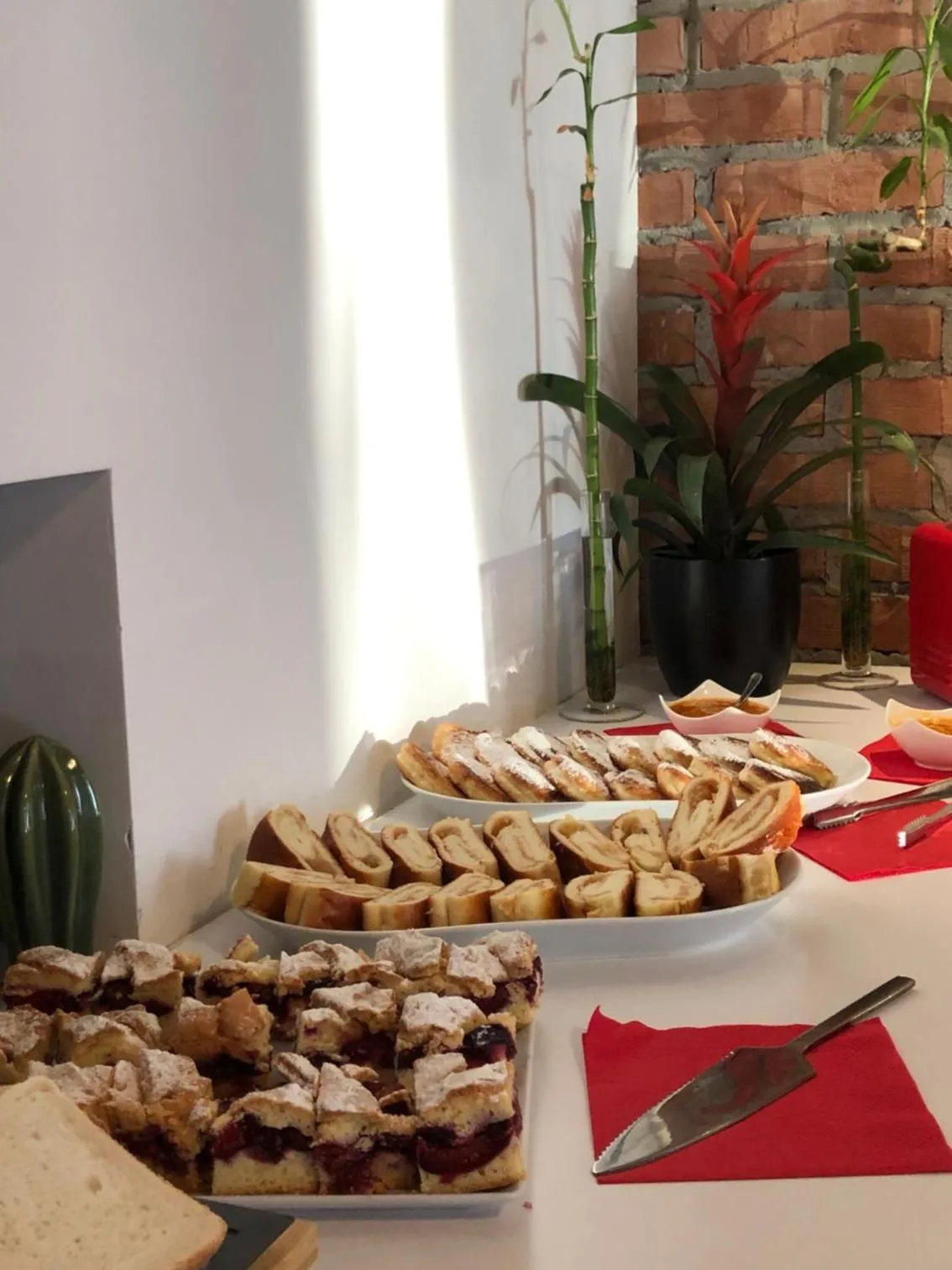 Buffet breakfast in Hotel77