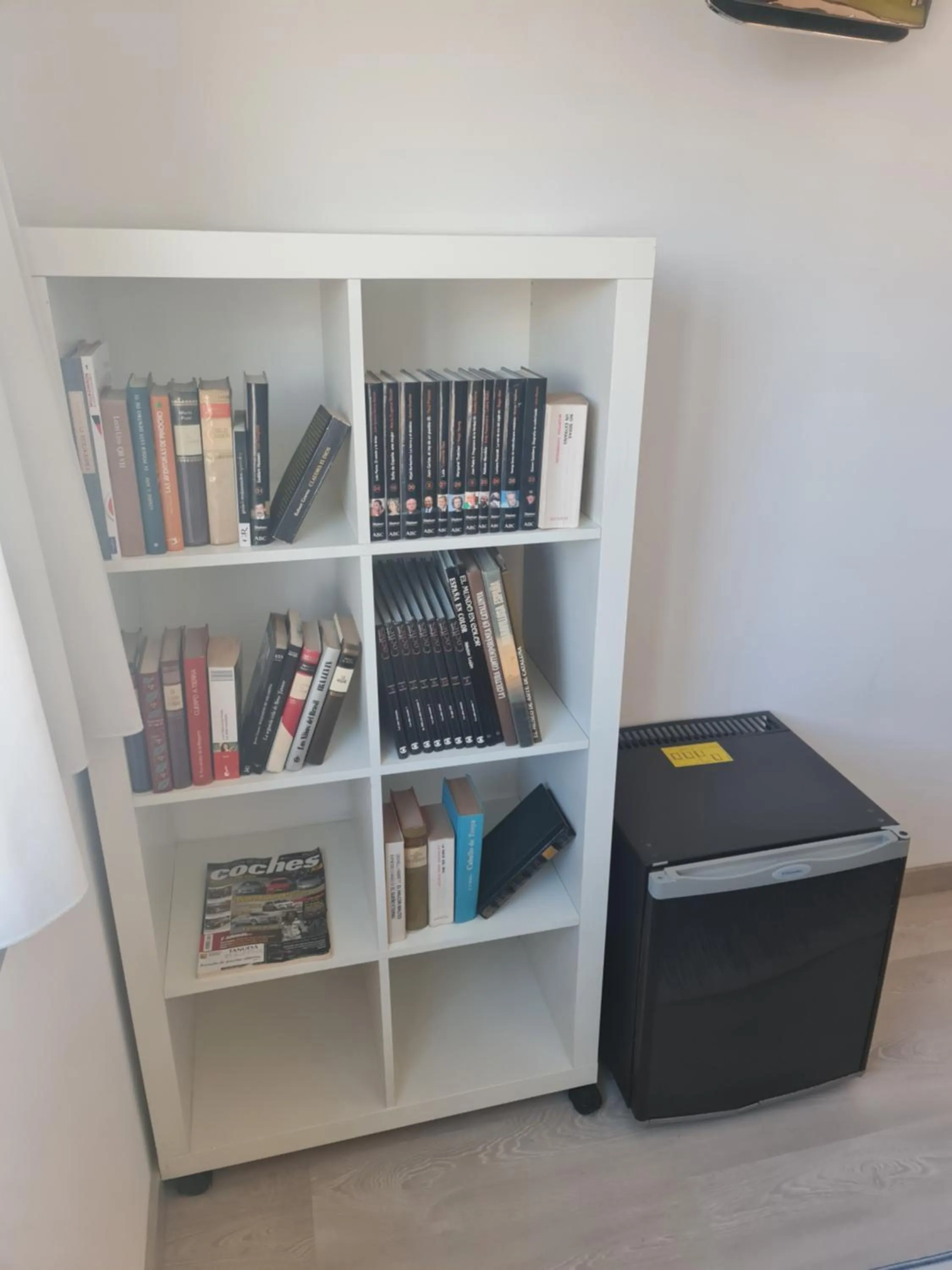 Living room, Library in Hotel Ciudad de Corella
