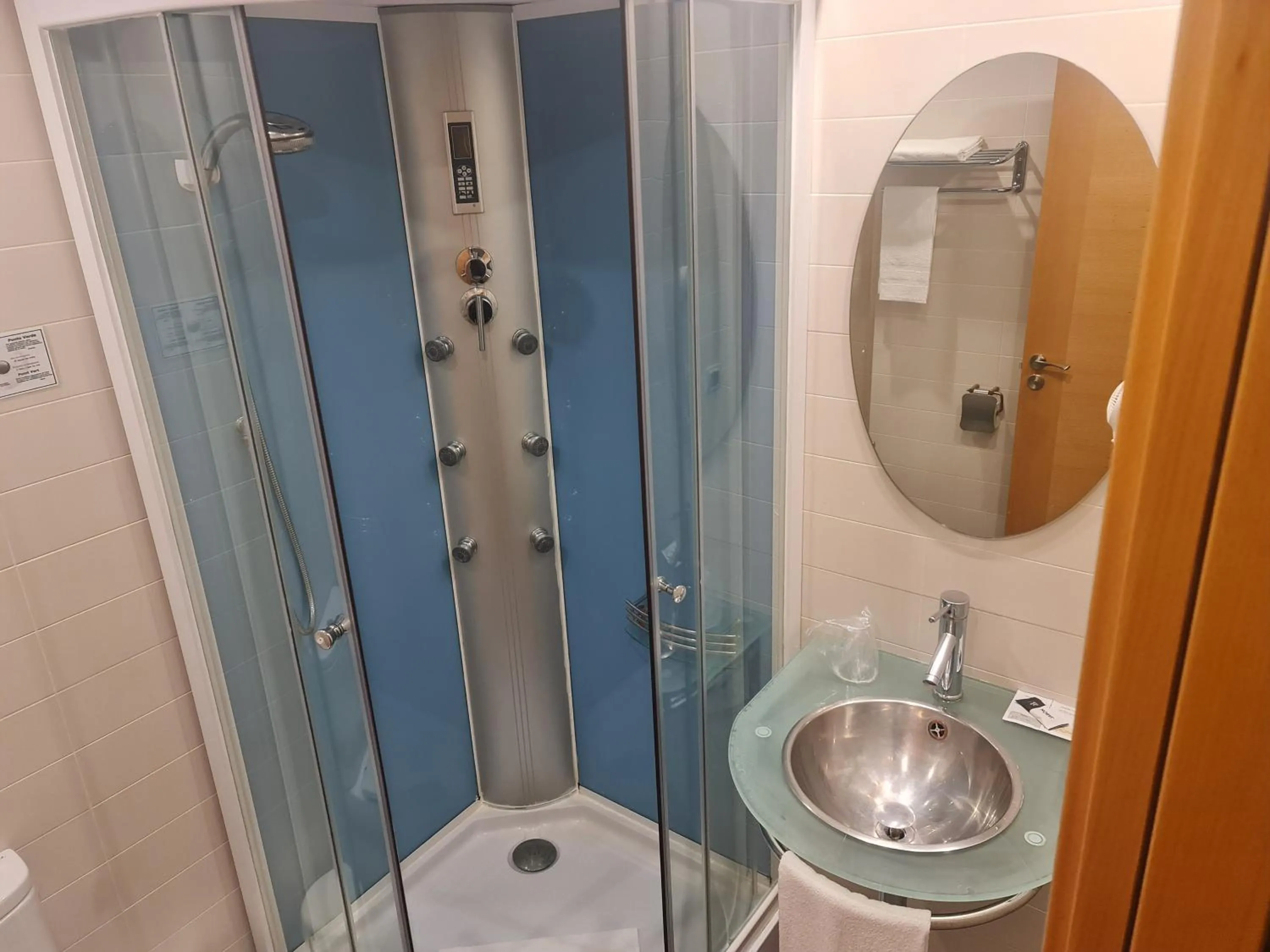 Shower, Bathroom in Hotel Ciudad de Corella