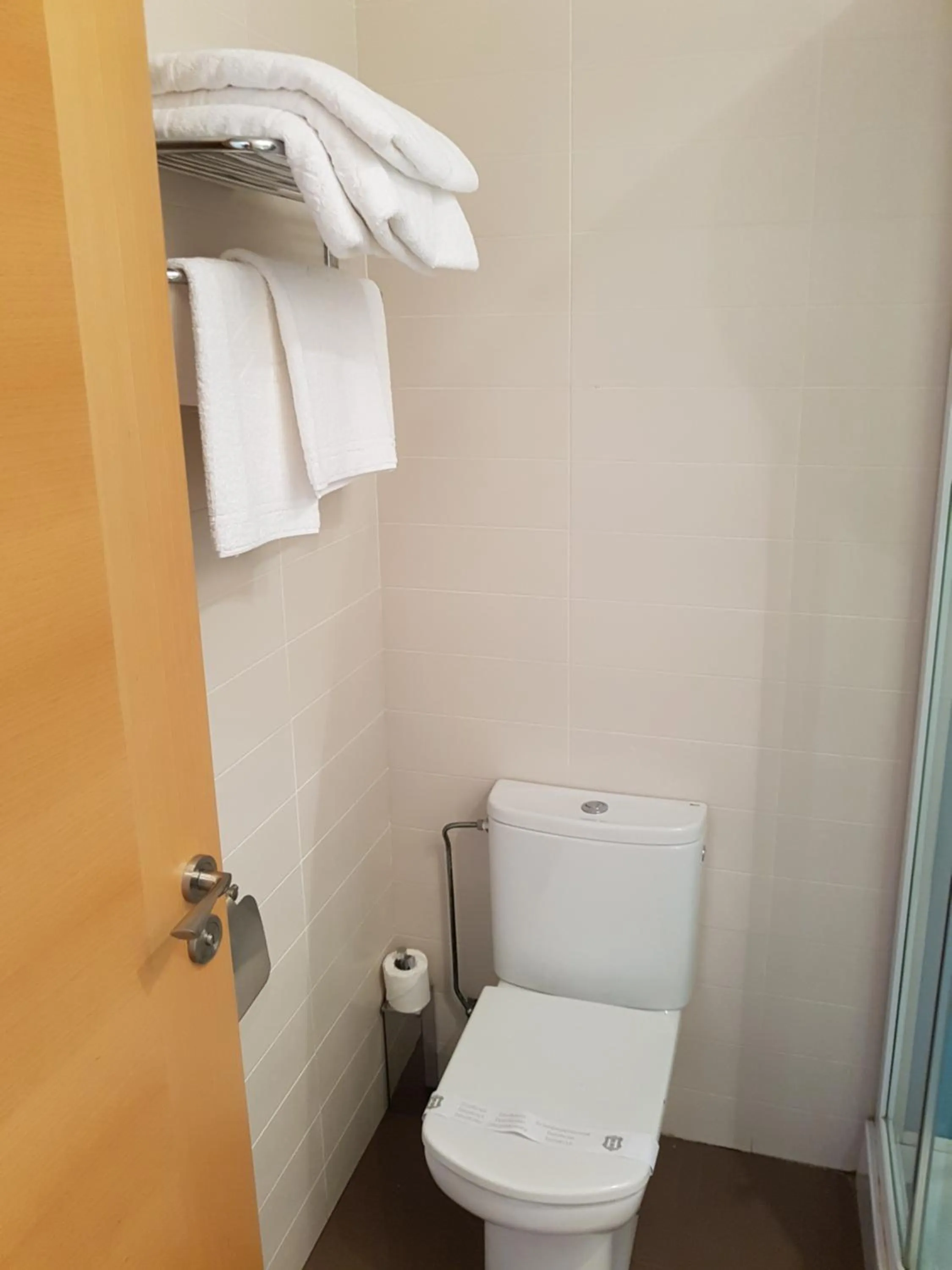 Toilet, Bathroom in Hotel Ciudad de Corella