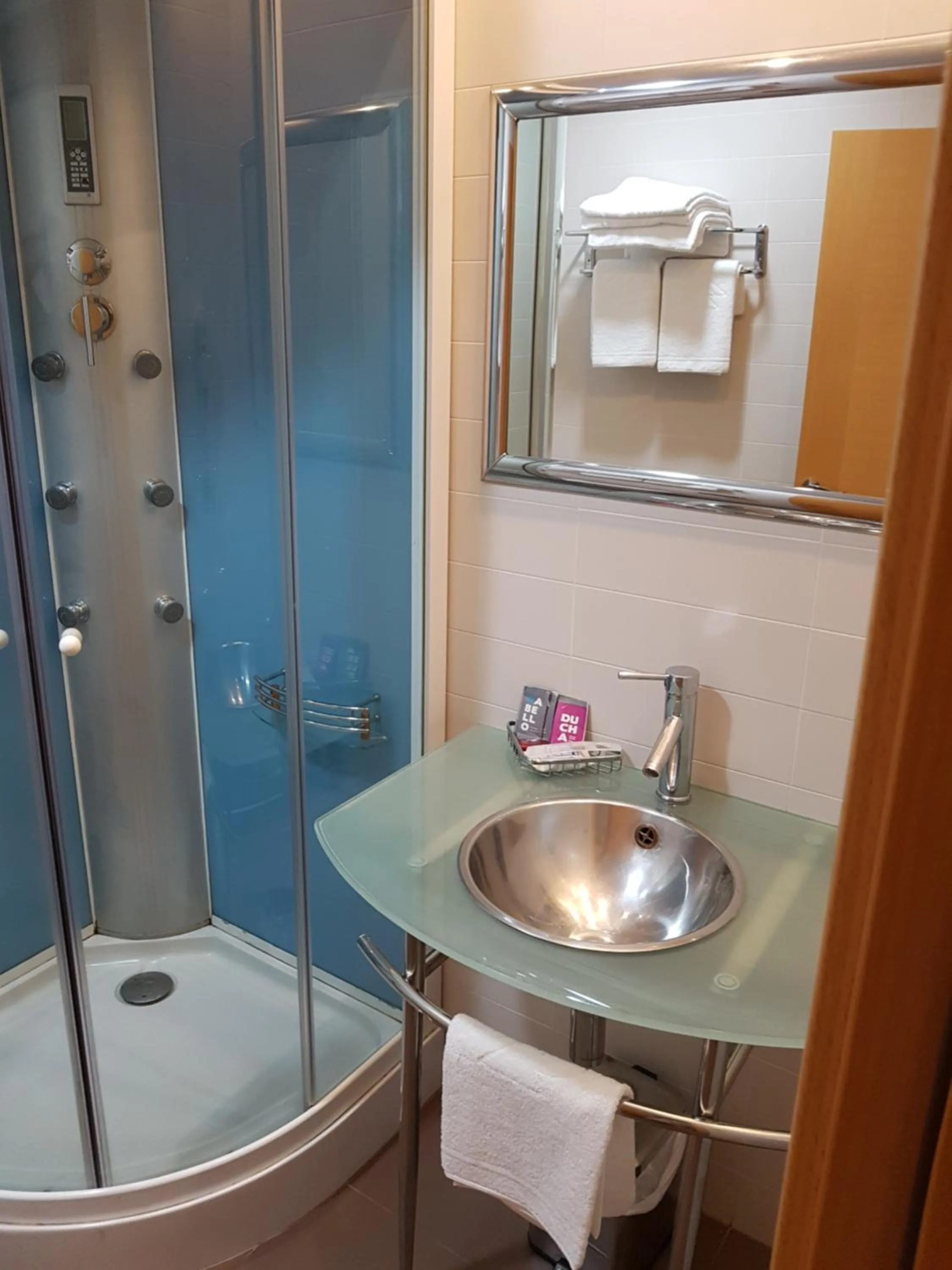 Bathroom in Hotel Ciudad de Corella