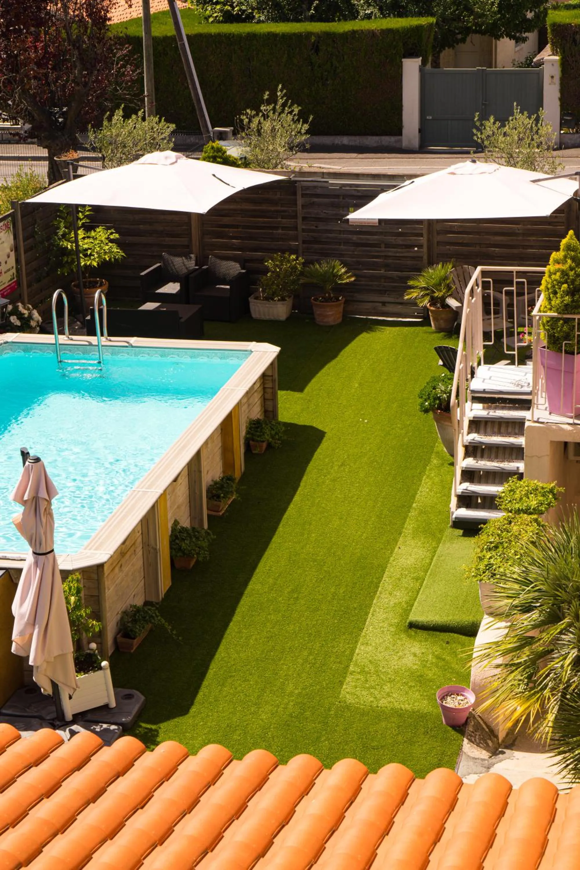 Pool view in Logis Le Passiflore Cognac