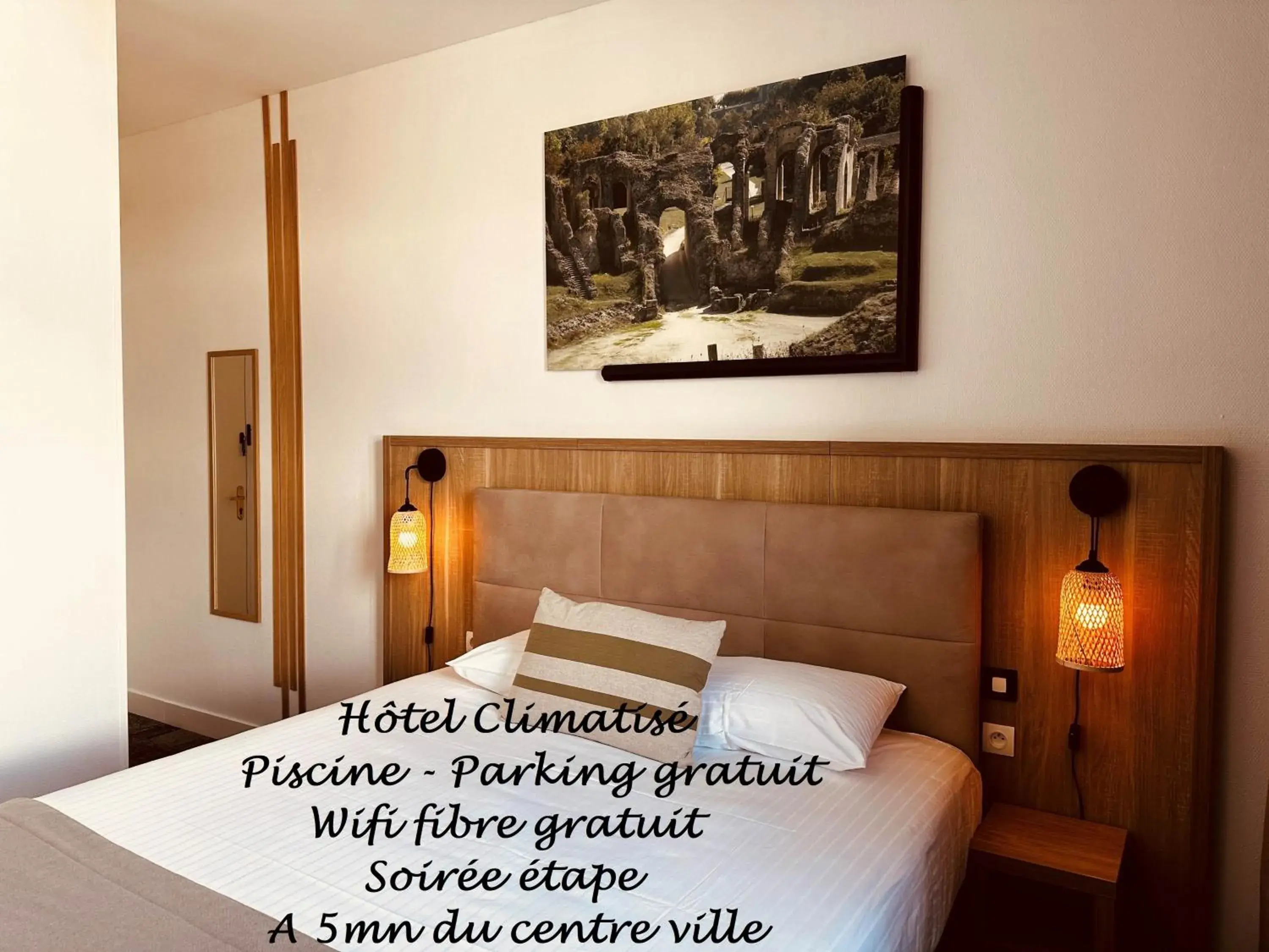 Bedroom, Bed in Logis Le Passiflore Cognac Bedroom, Bed in Logis Le Passiflore Cognac