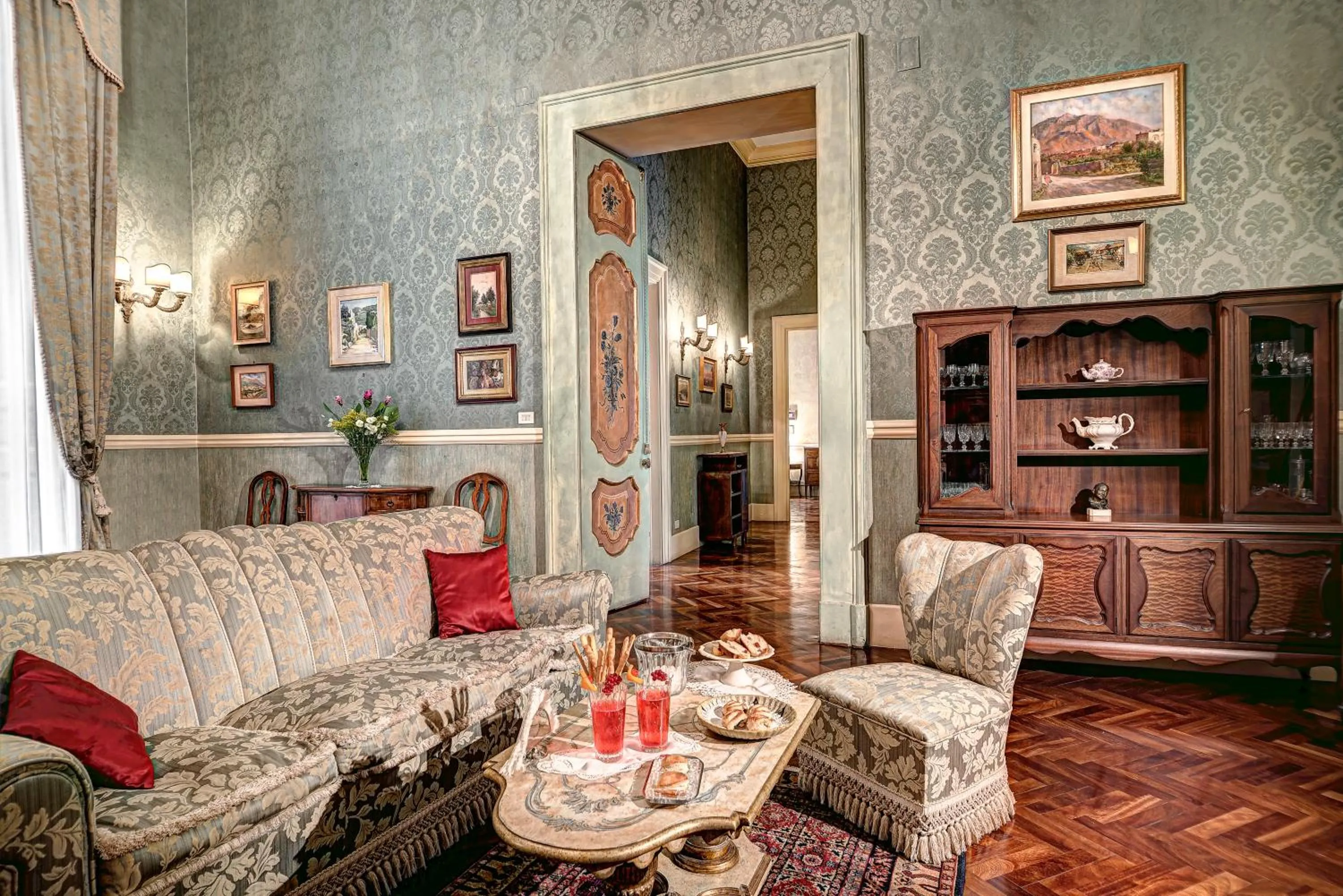 Royal Arthouse Lady Marys Tribunali Luxury Suite - Family apartment