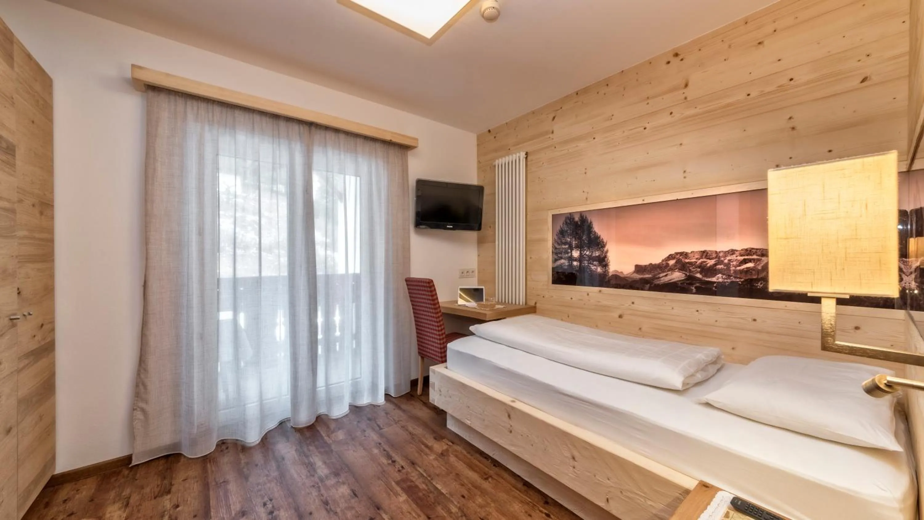 Photo of the whole room, Bed in Hotel Interski