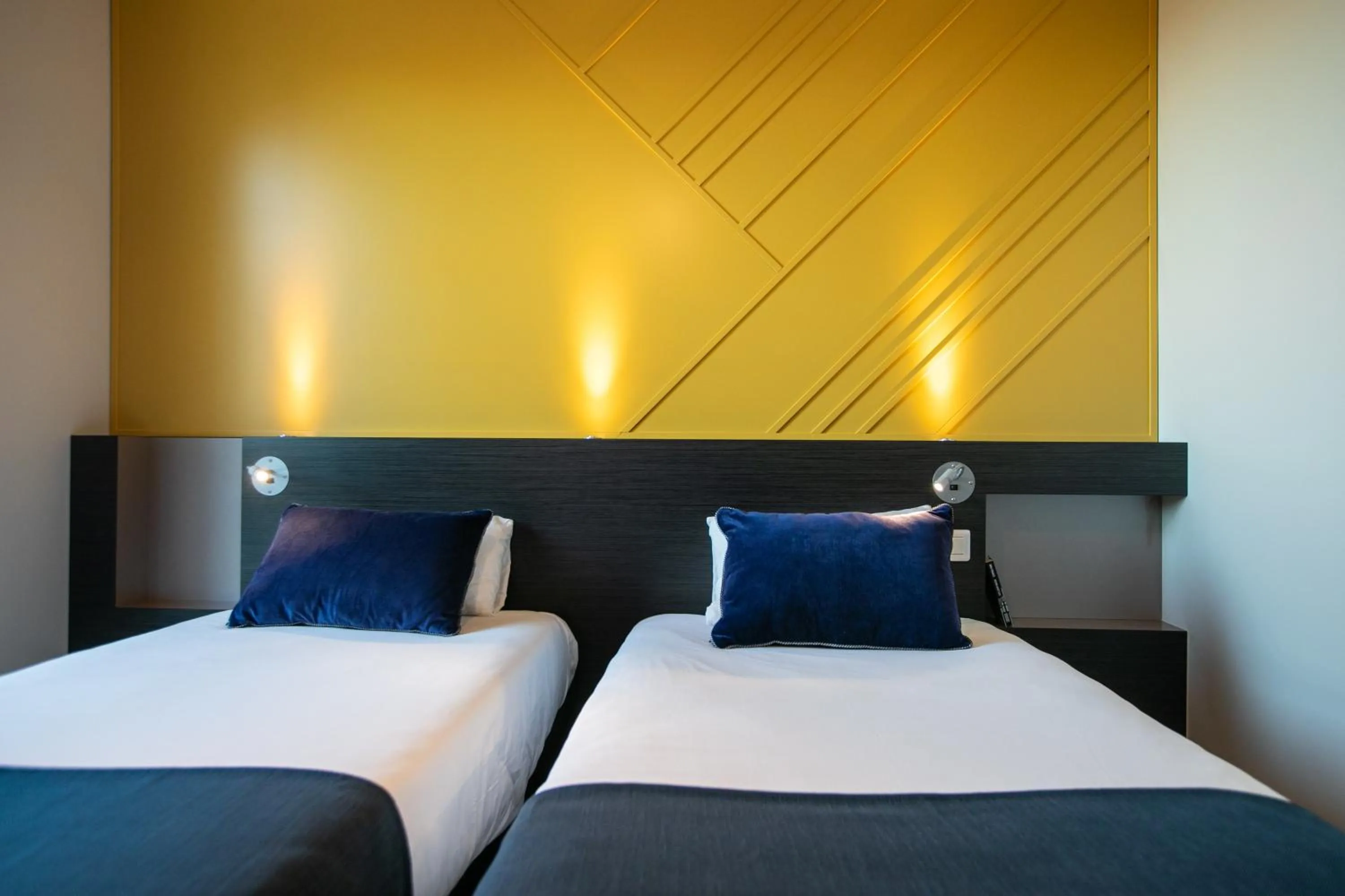 Bed in Hotel Restaurant Saint James, Montaigu-Vendée The Originals Boutique