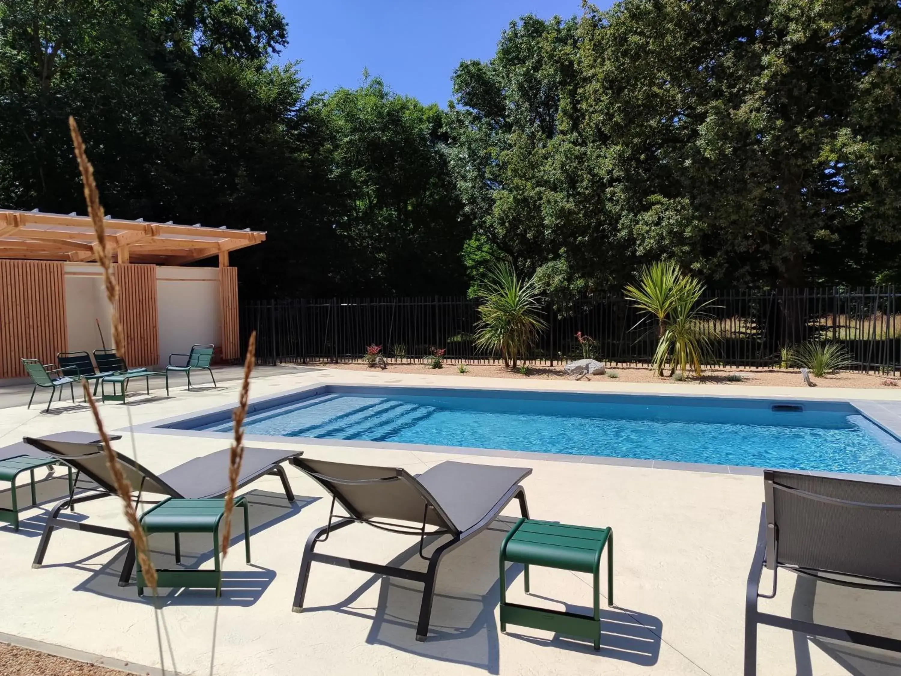 Hotel Restaurant Saint James, Montaigu-Vendée The Originals Boutique Hotel Restaurant Saint James, Montaigu-Vendée The Originals Boutique