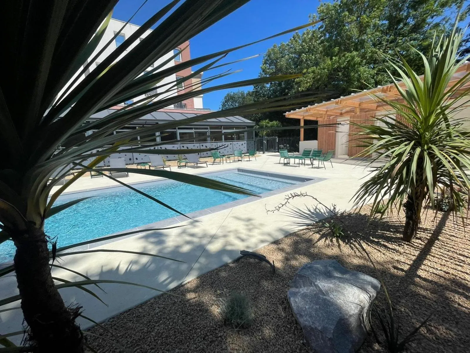 Swimming pool in Hotel Restaurant Saint James, Montaigu-Vendée The Originals Boutique