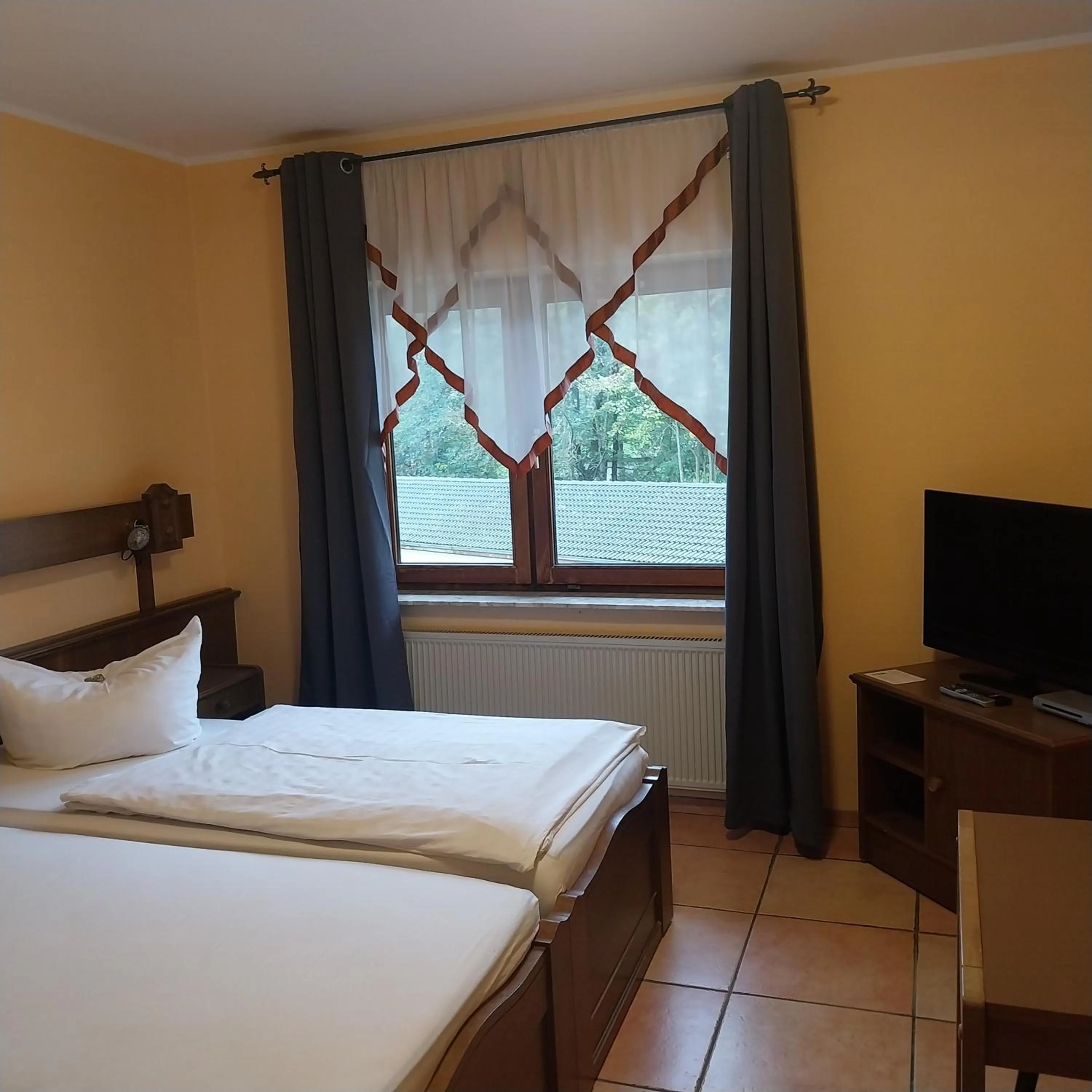 Bed in Landhaus im kühlen Grunde Garni