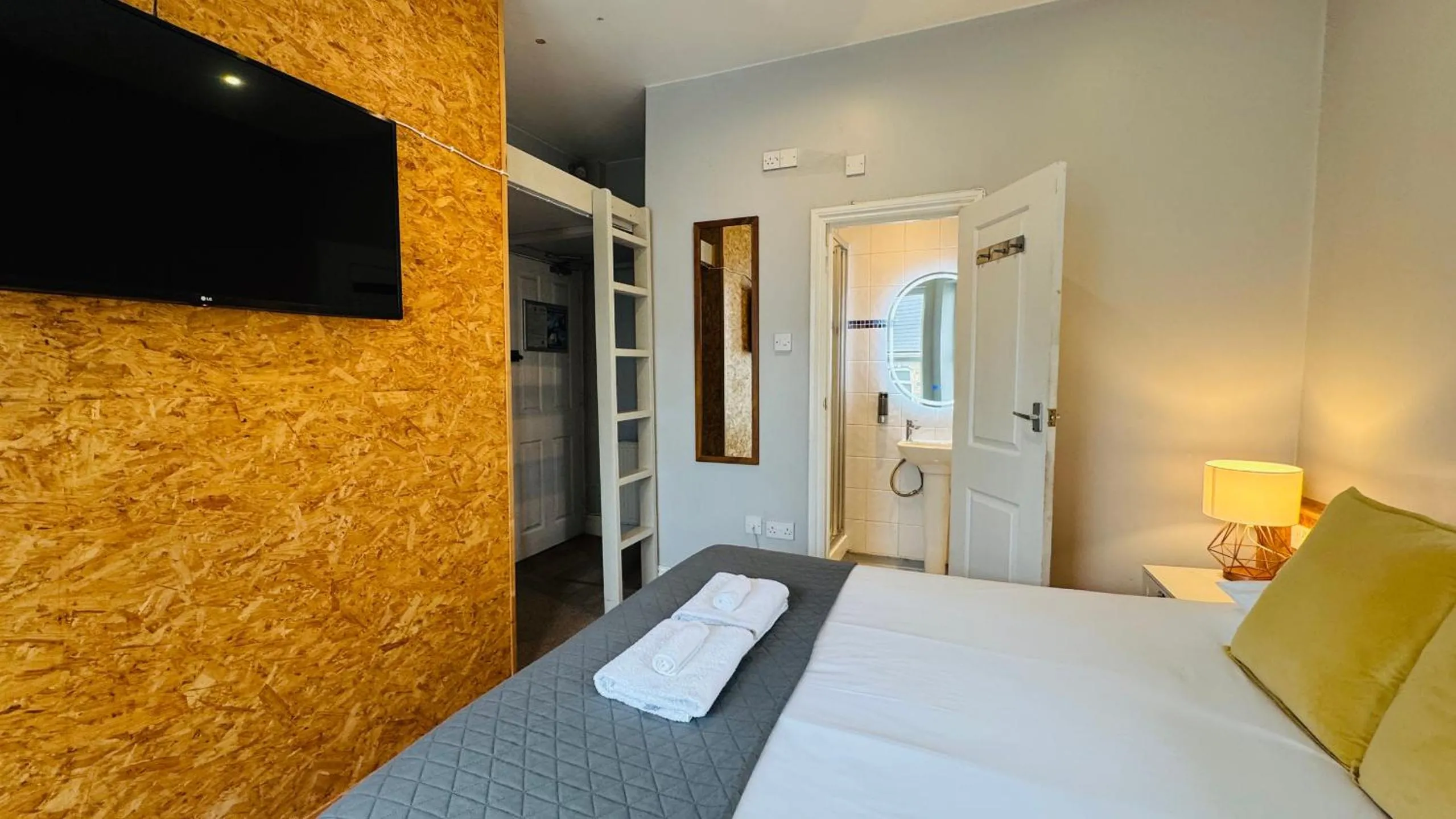 Bed in Town Lodge