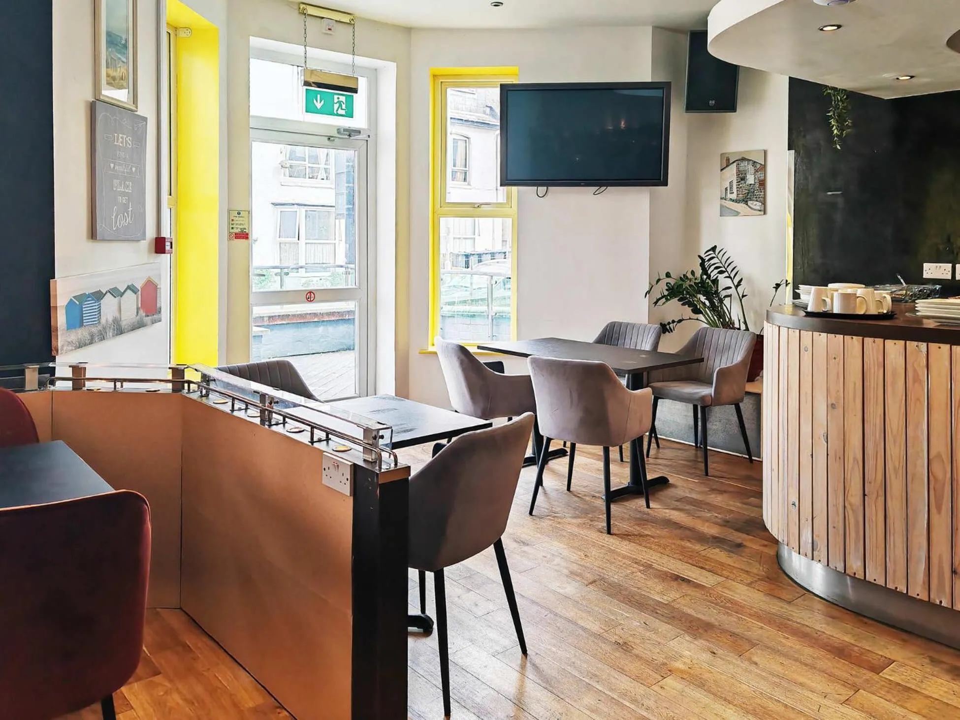 Communal lounge/ TV room in Town Lodge