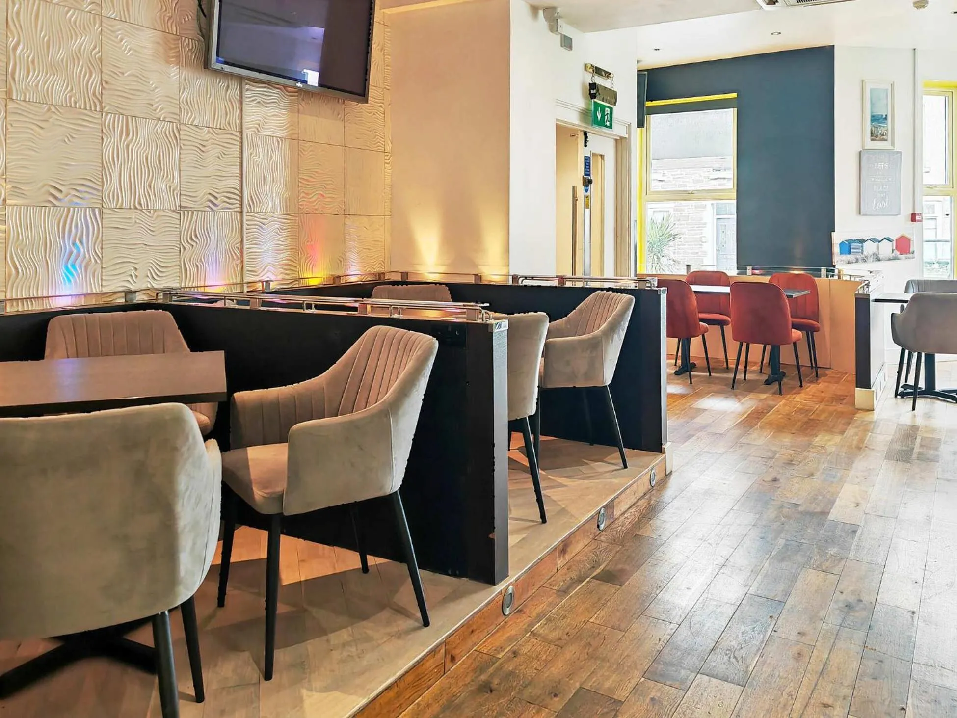 Communal lounge/ TV room in Town Lodge