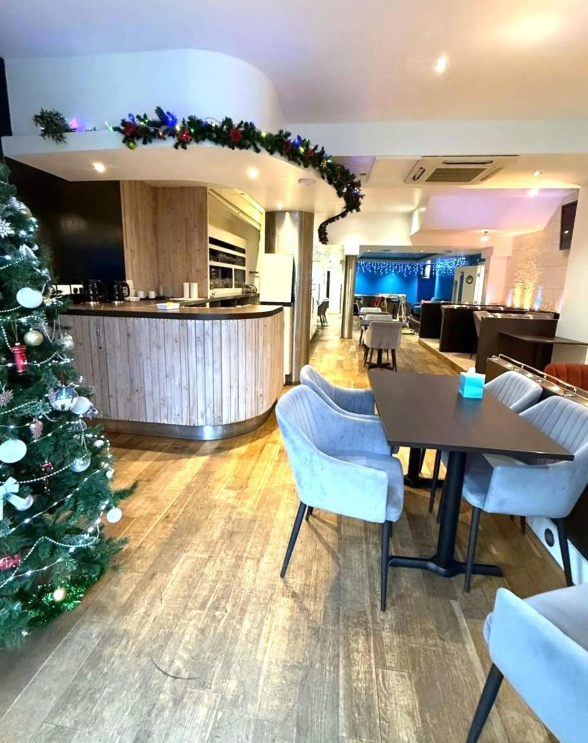 Communal lounge/ TV room in Town Lodge