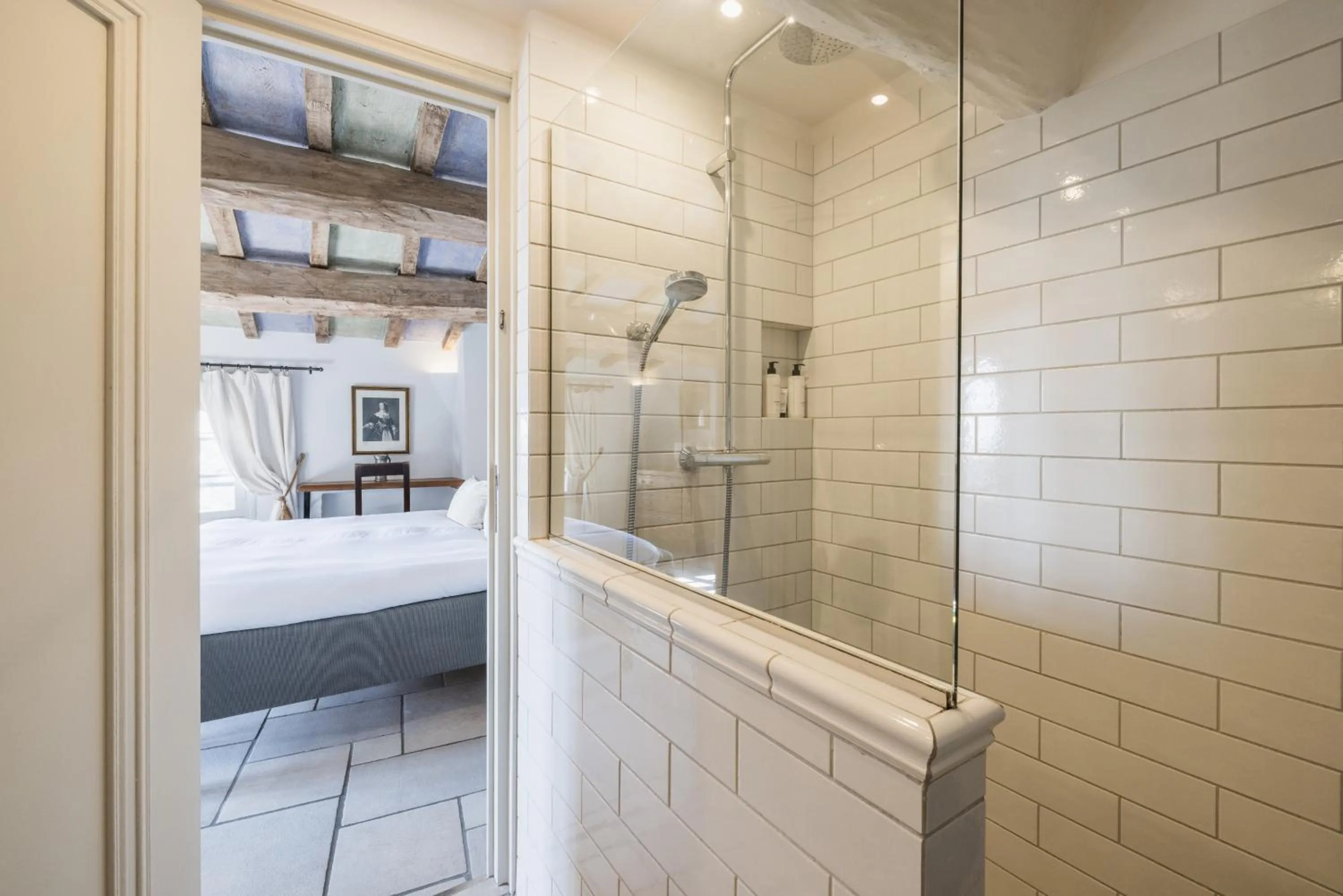 Property building in Château Le Cagnard