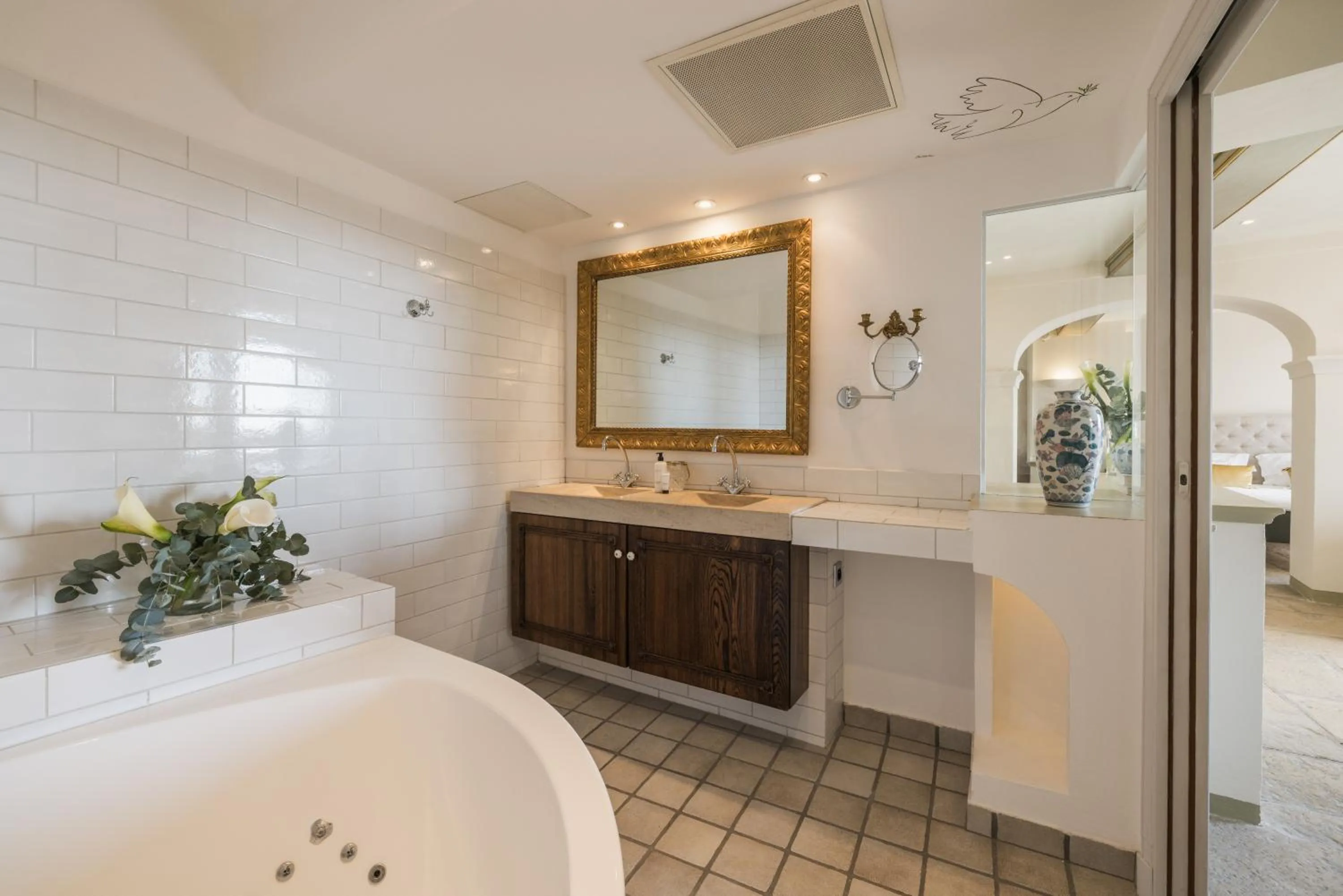 Property building in Château Le Cagnard