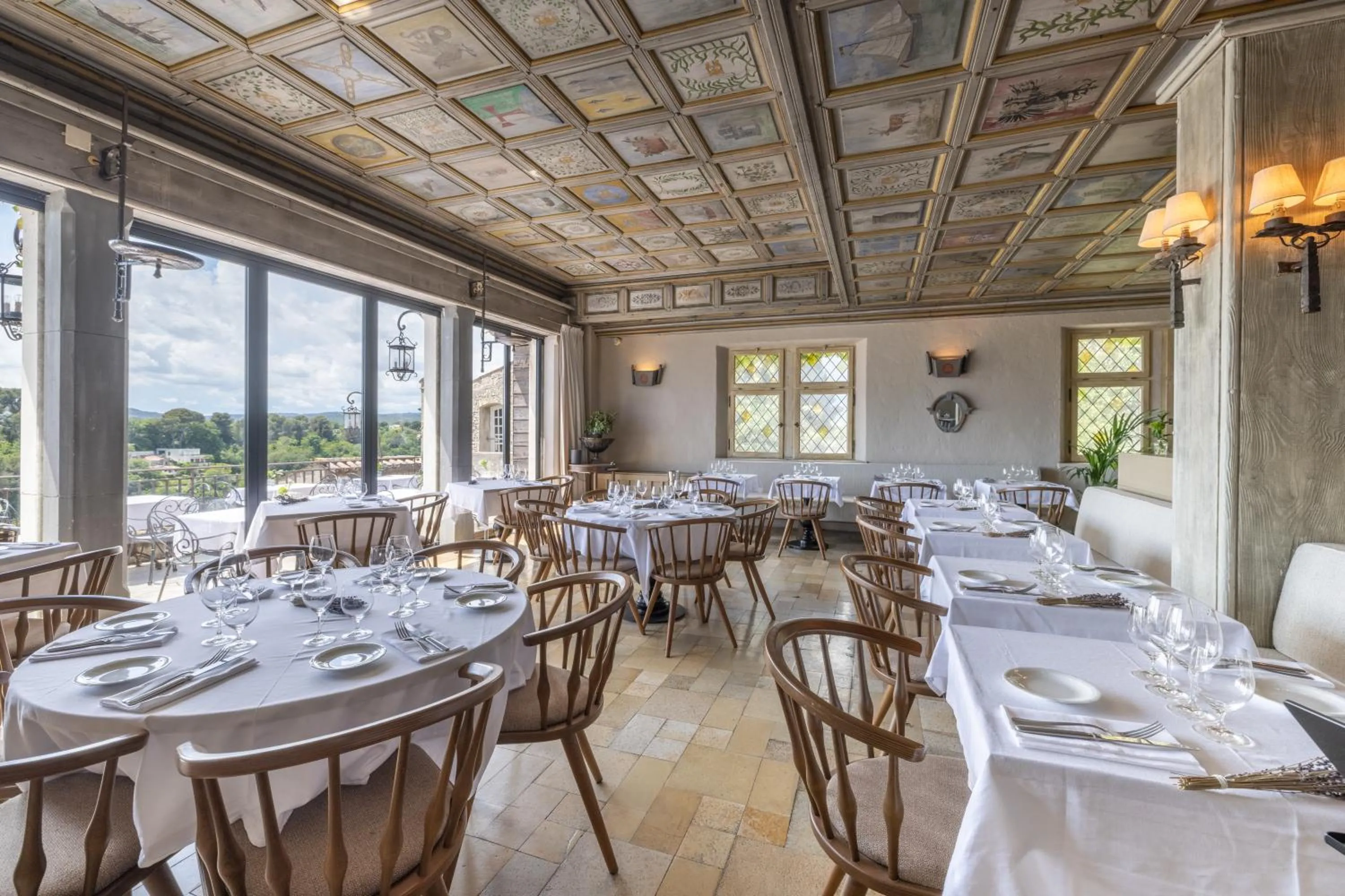 Restaurant/places to eat in Château Le Cagnard